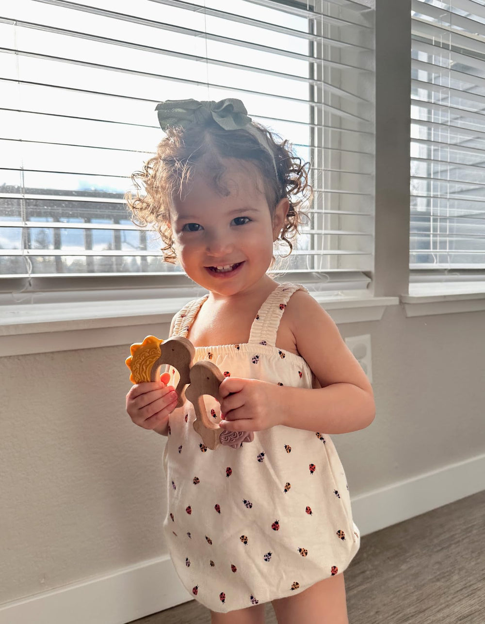 JUNUNA gift-ready teether packaging makes a thoughtful baby shower gift.