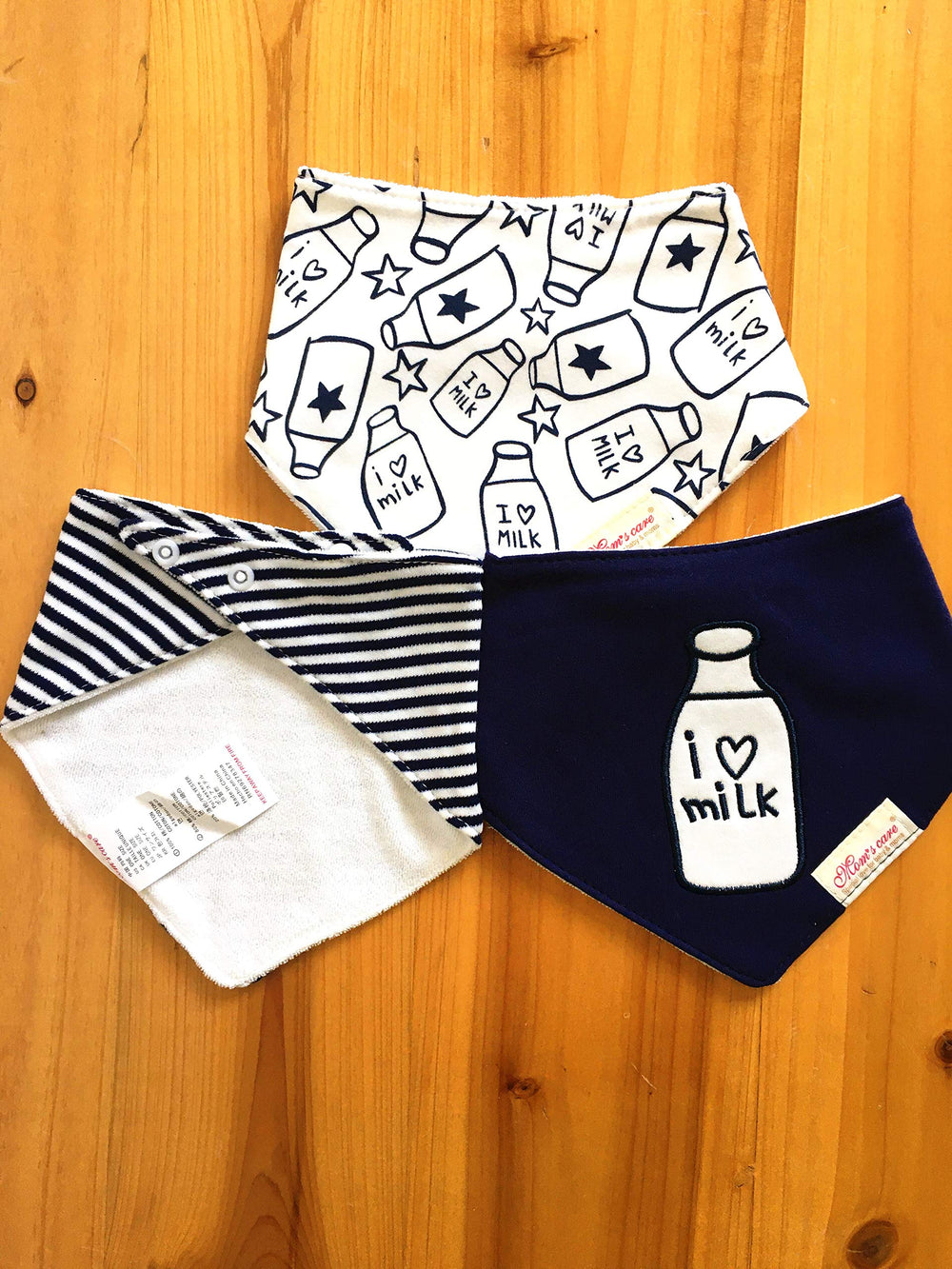 JZLPIN extra thick material protects clothing and skin from frequent drool.