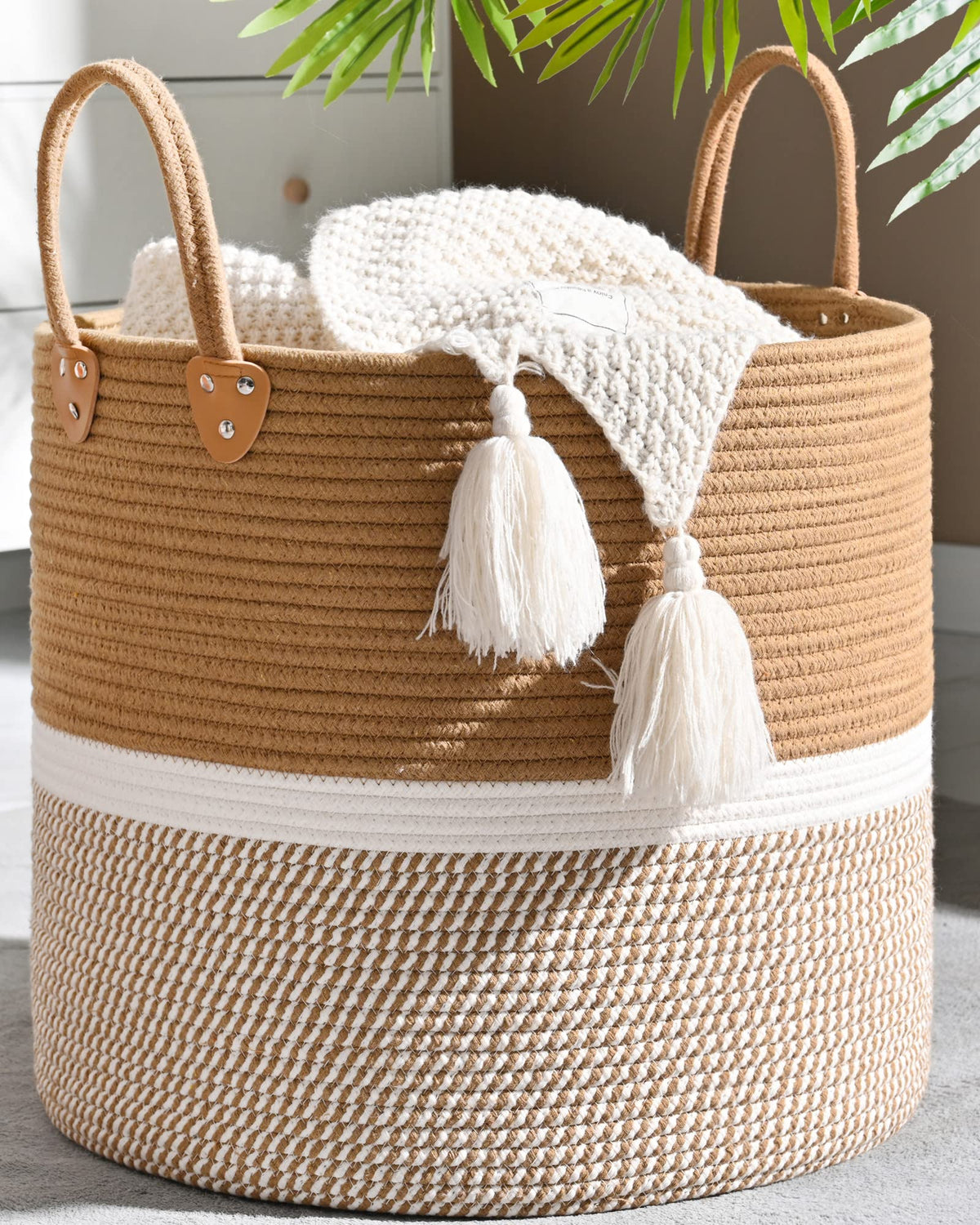 KAKAMAY large blanket basket closed view showing durable cotton rope.