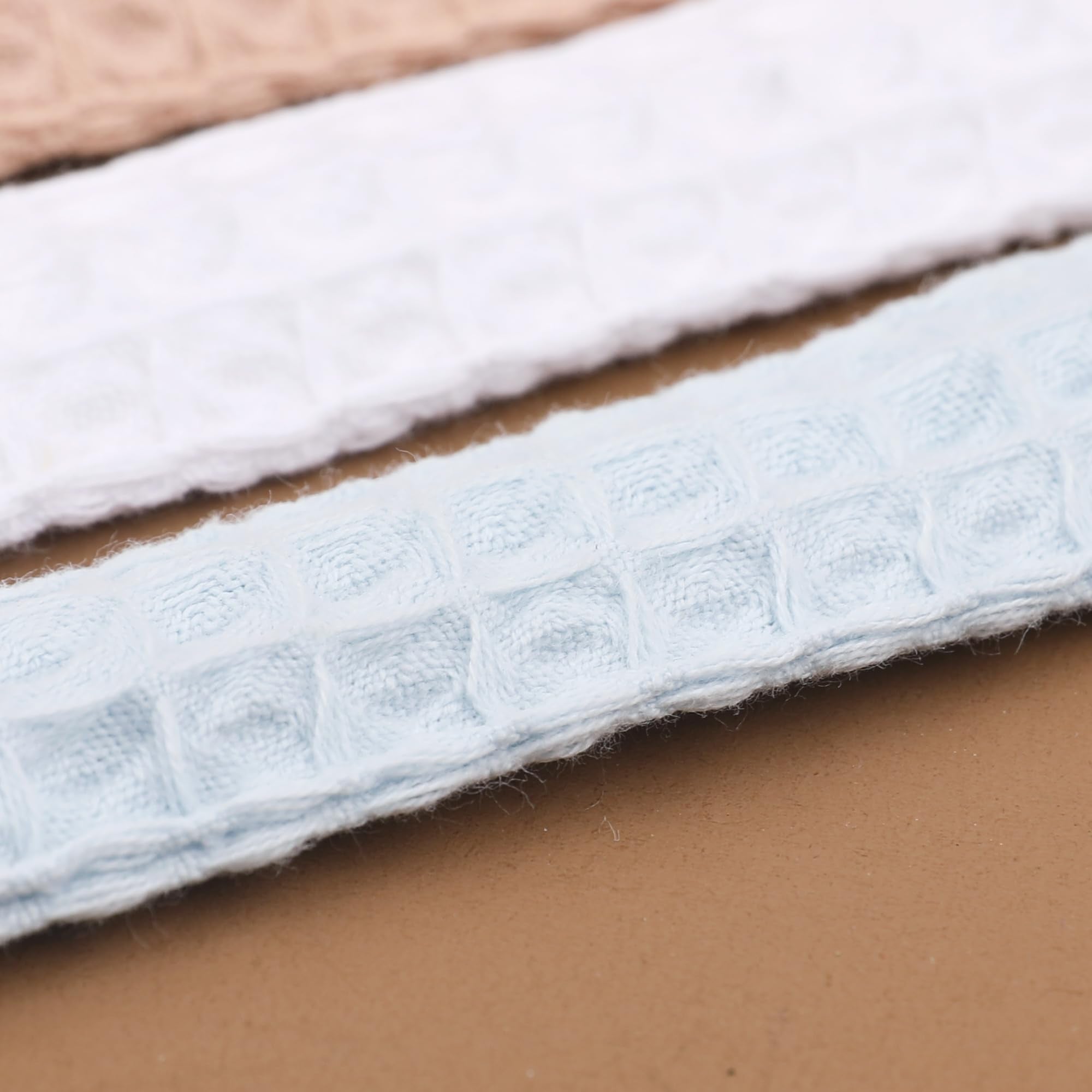 KAPIHOUSE machine-washable pacifier clip for easy cleaning