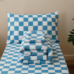 KAREVER Grid pillowcase in blue-white checkered fabric for gentle skin contact