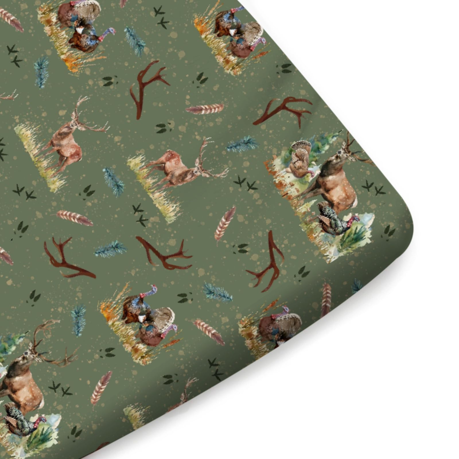 KASTLEE 360-degree elastic band guarantees snug fit on most cribs.