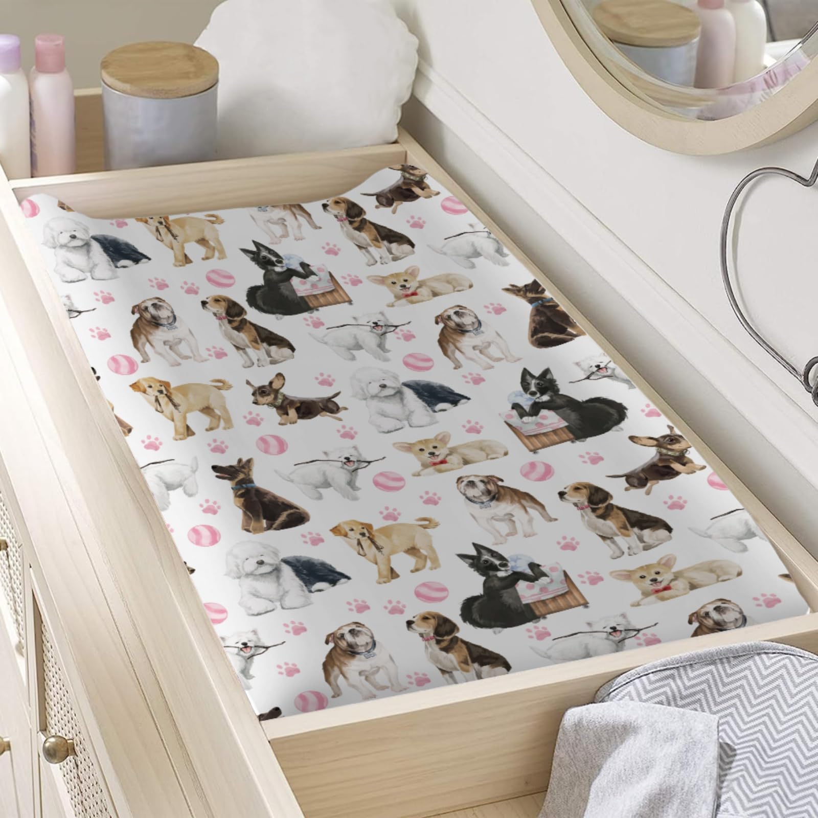 KASTLEE elastic-edge changing pad cover, snug-fit design keeps pad from slipping.