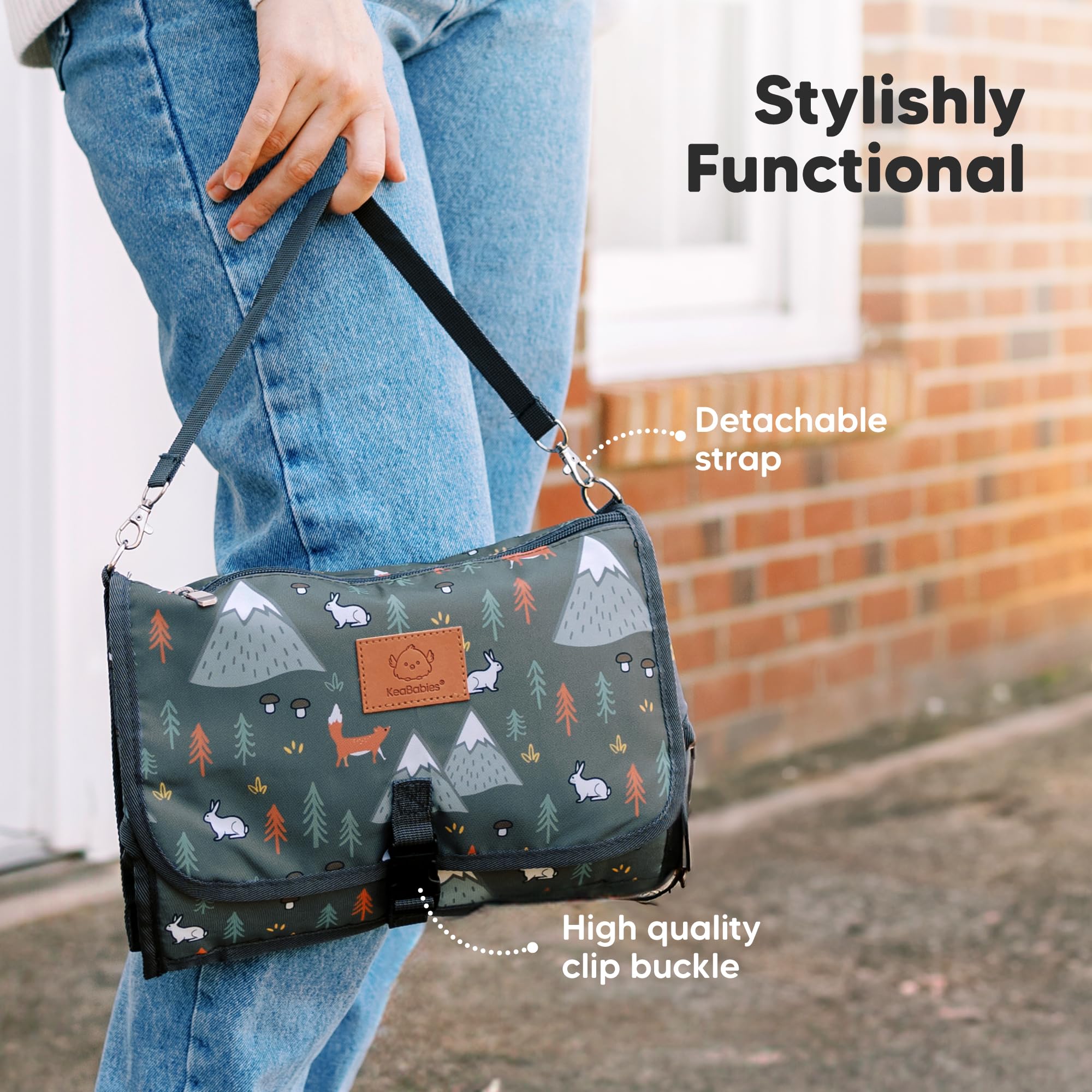 KeaBabies hands-free clip keeps the pad within reach.