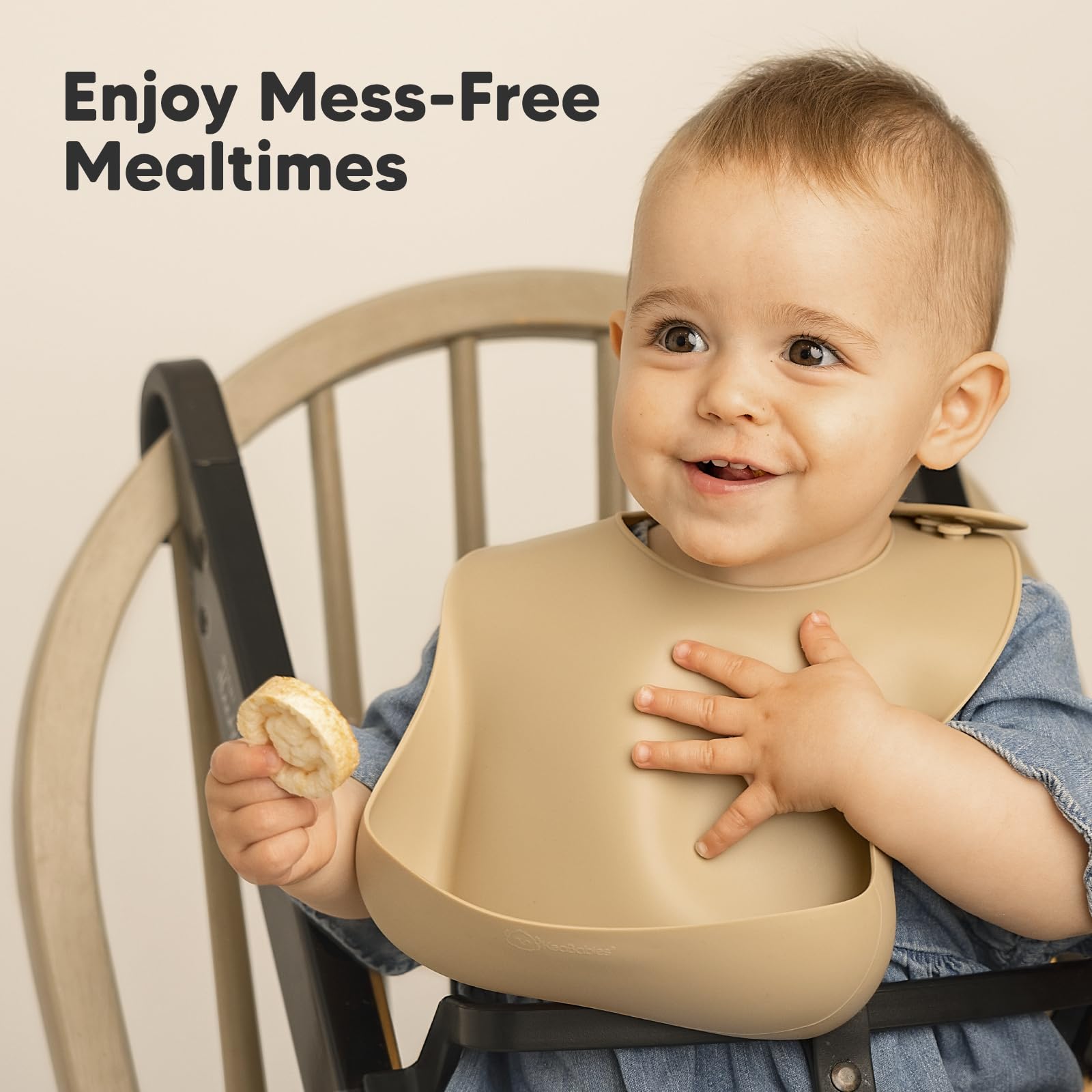 Keababies bib pairs with baby spoons for coordinated mealtime.