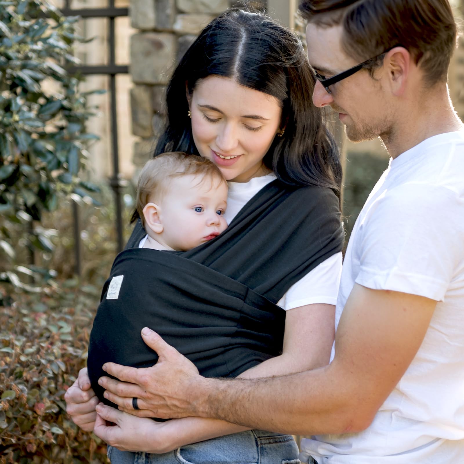 KeaBabies D-Lite wrap graphite lightweight design supports long wearing sessions.