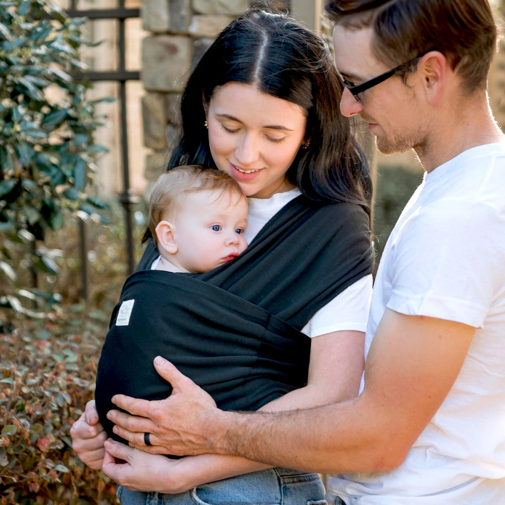 KeaBabies D-Lite wrap graphite lightweight design supports long wearing sessions.