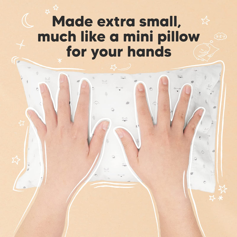 KeaBabies Mini Toddler Pillow Ergonomic Support illustrates spine-friendly alignment during sleep.