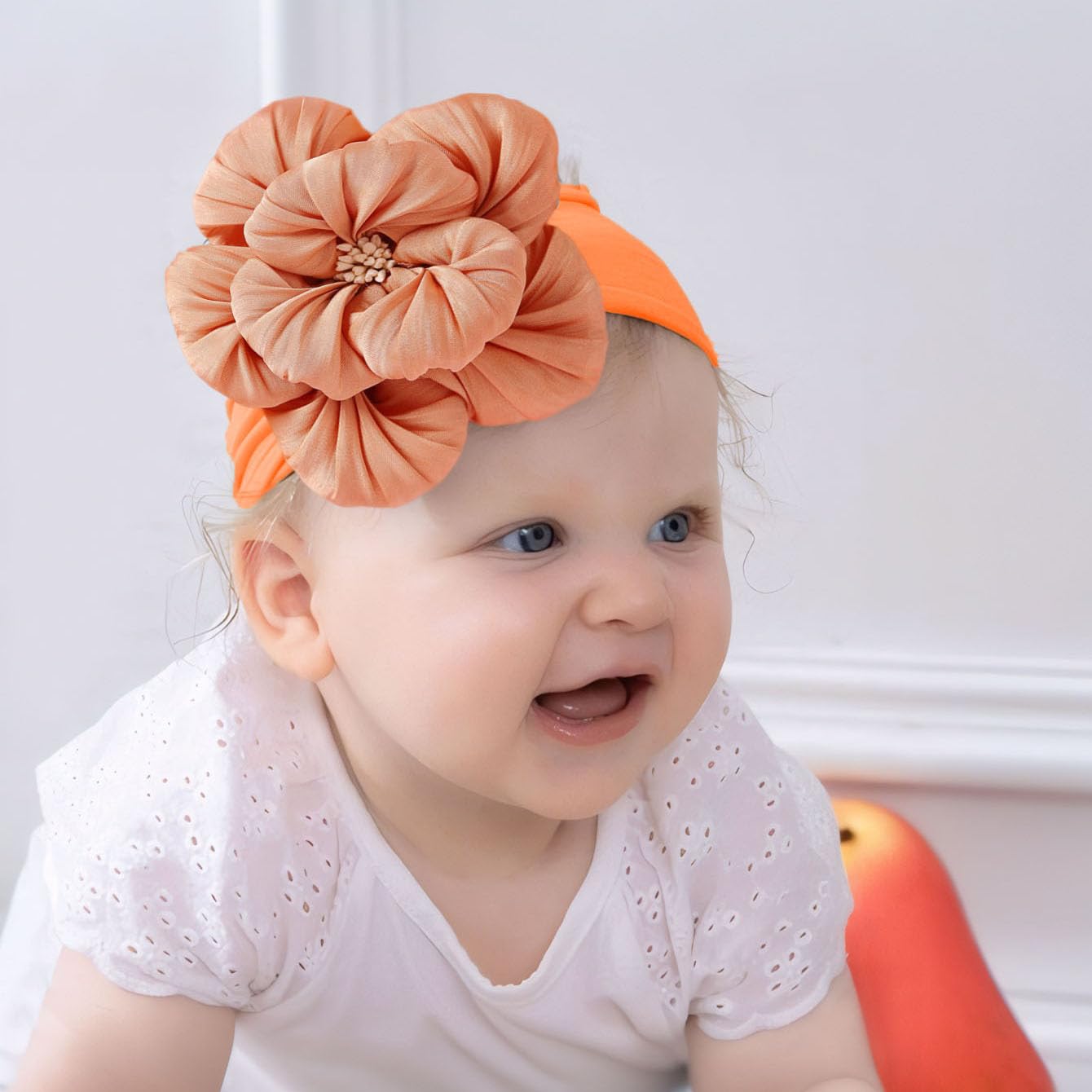 Kenjudess salmon-pink nylon flower headband with flower accent for events