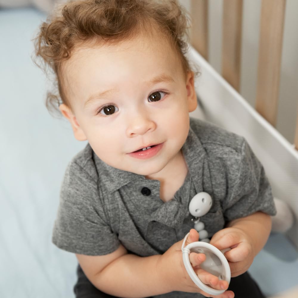 KH Kids Heroes BPA-free silicone clip is easy to clean.