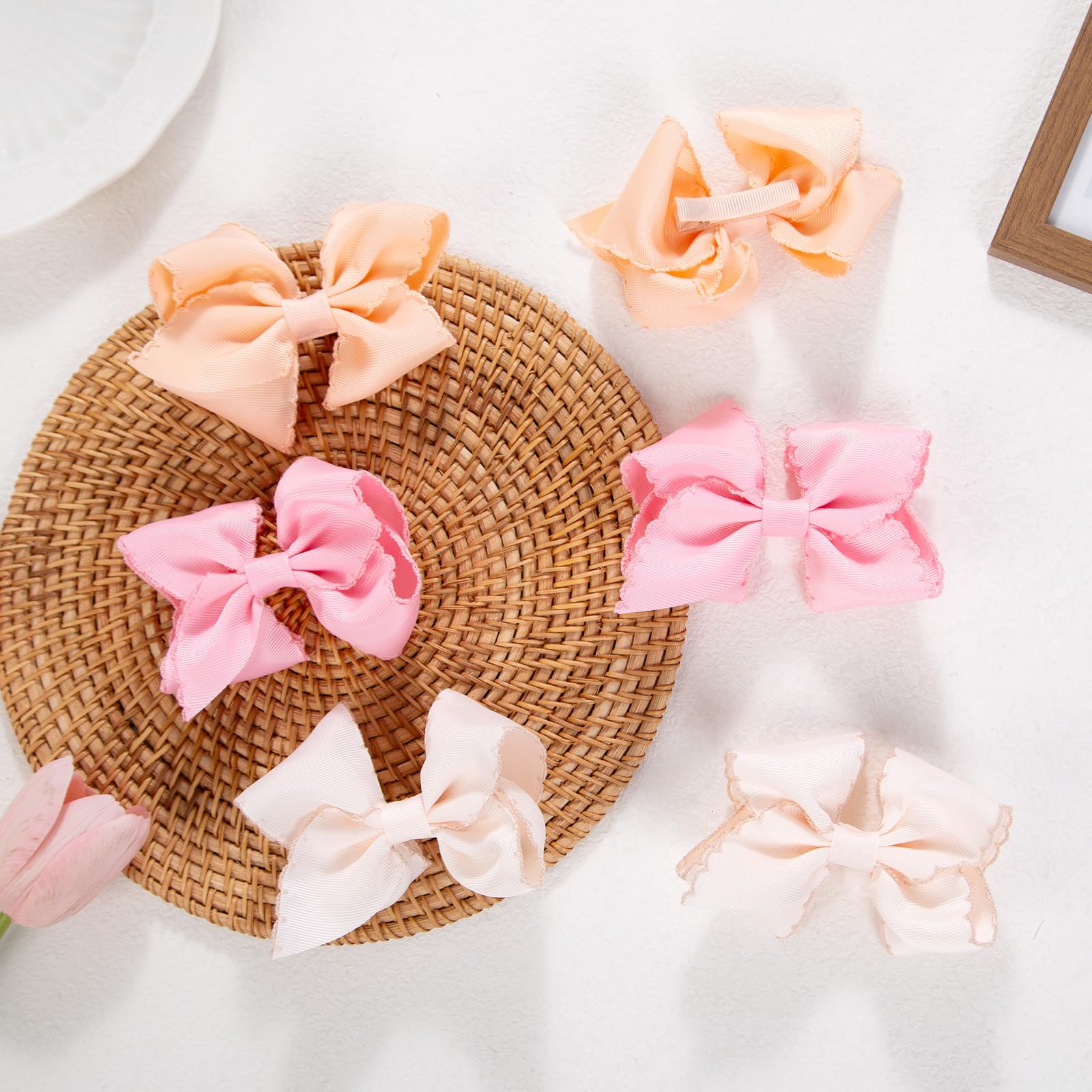 KIDOCHEESE gift-ready hair bows for birthdays or holidays.
