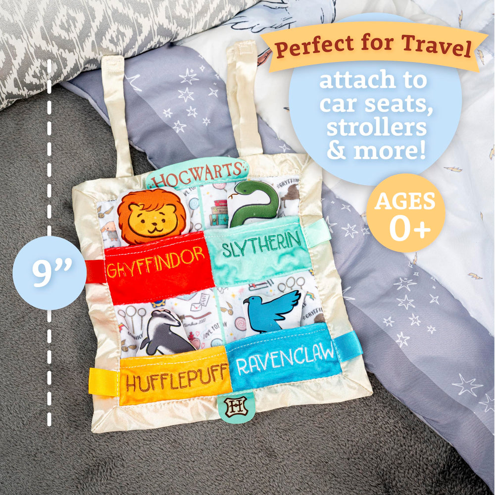 Kids Preferred Hogwarts Velcro straps enable easy on-the-go attachment.