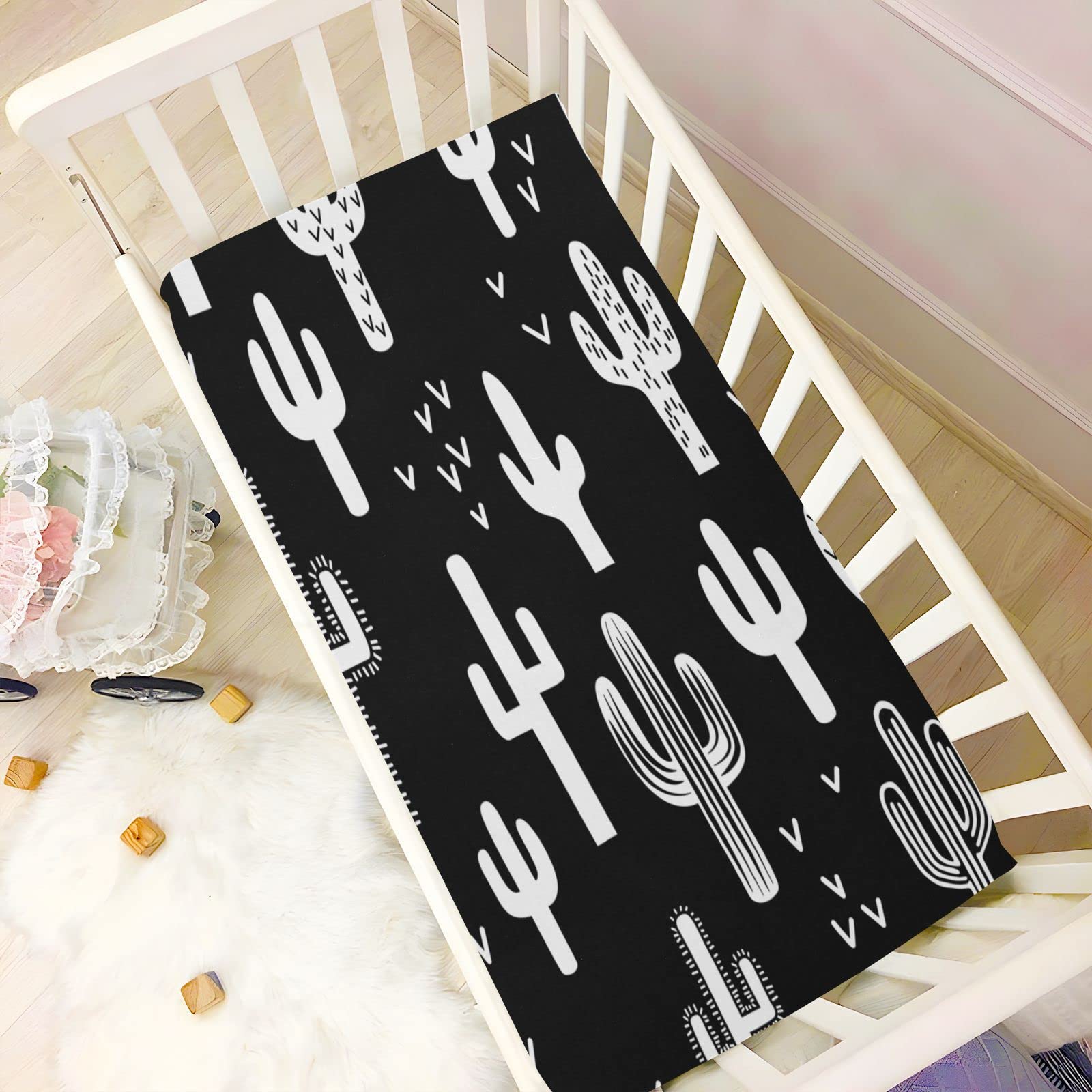Kigai portable crib sheet is easy to carry for travel.