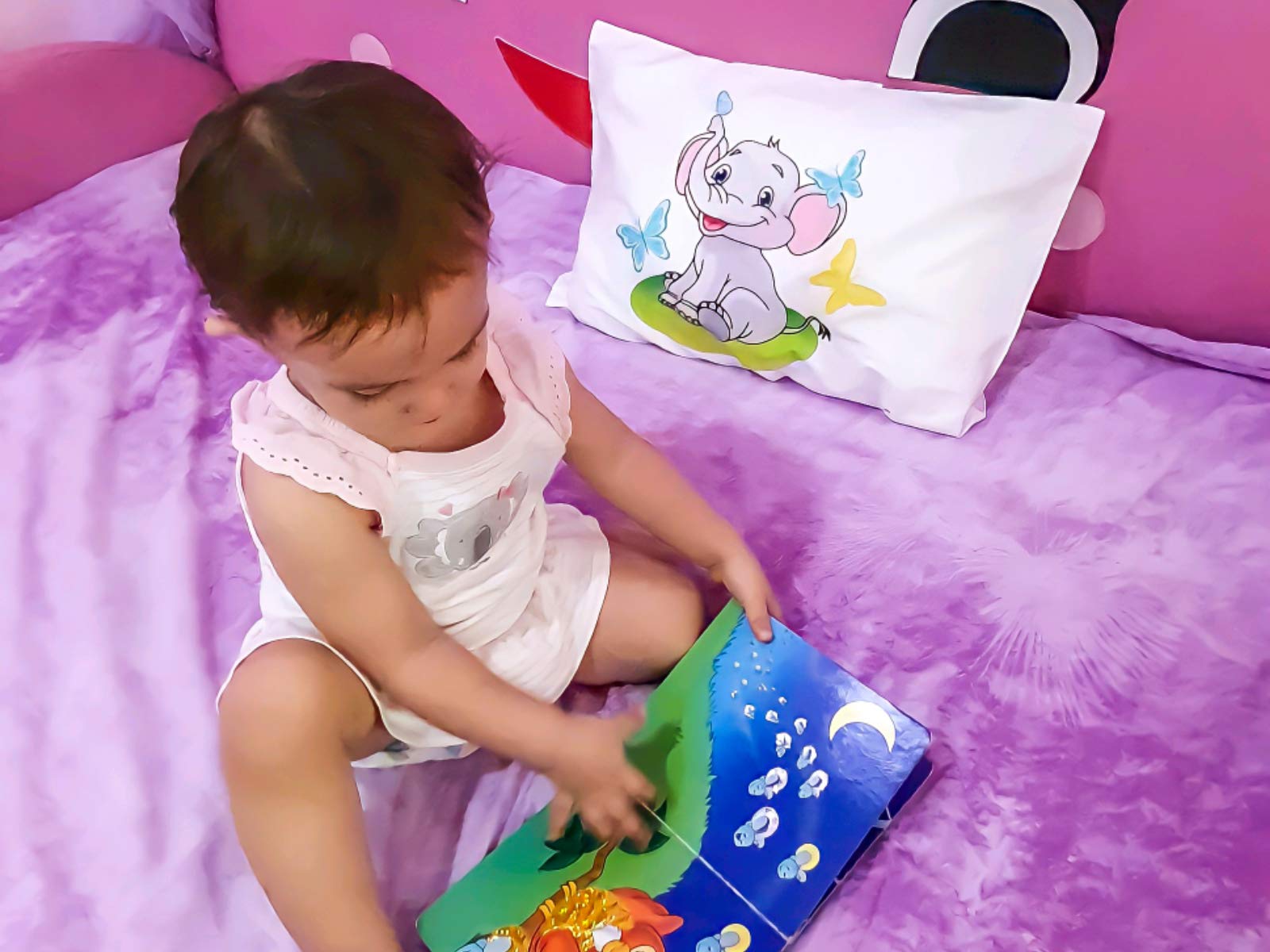 Kinder Fluff durable, machine-washable pillow set suitable for kids.