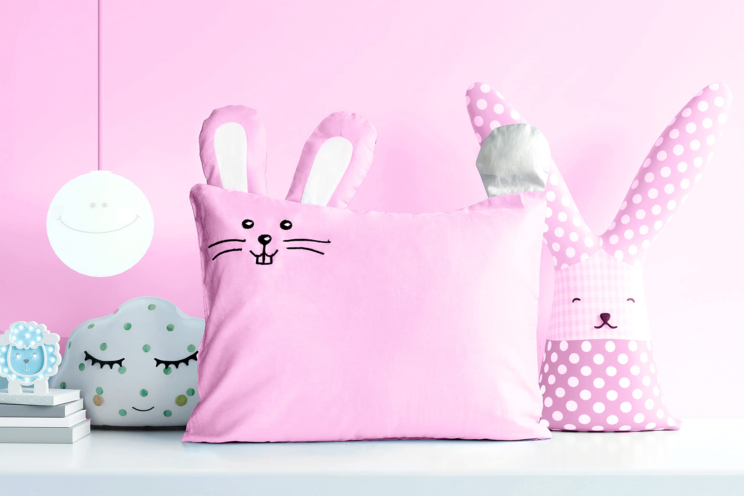 Kinder Fluff envelope closure keeps pillow secure and safe for kids