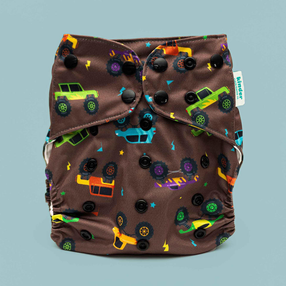Kinder wide hip snaps close-up for a customizable, secure fit.