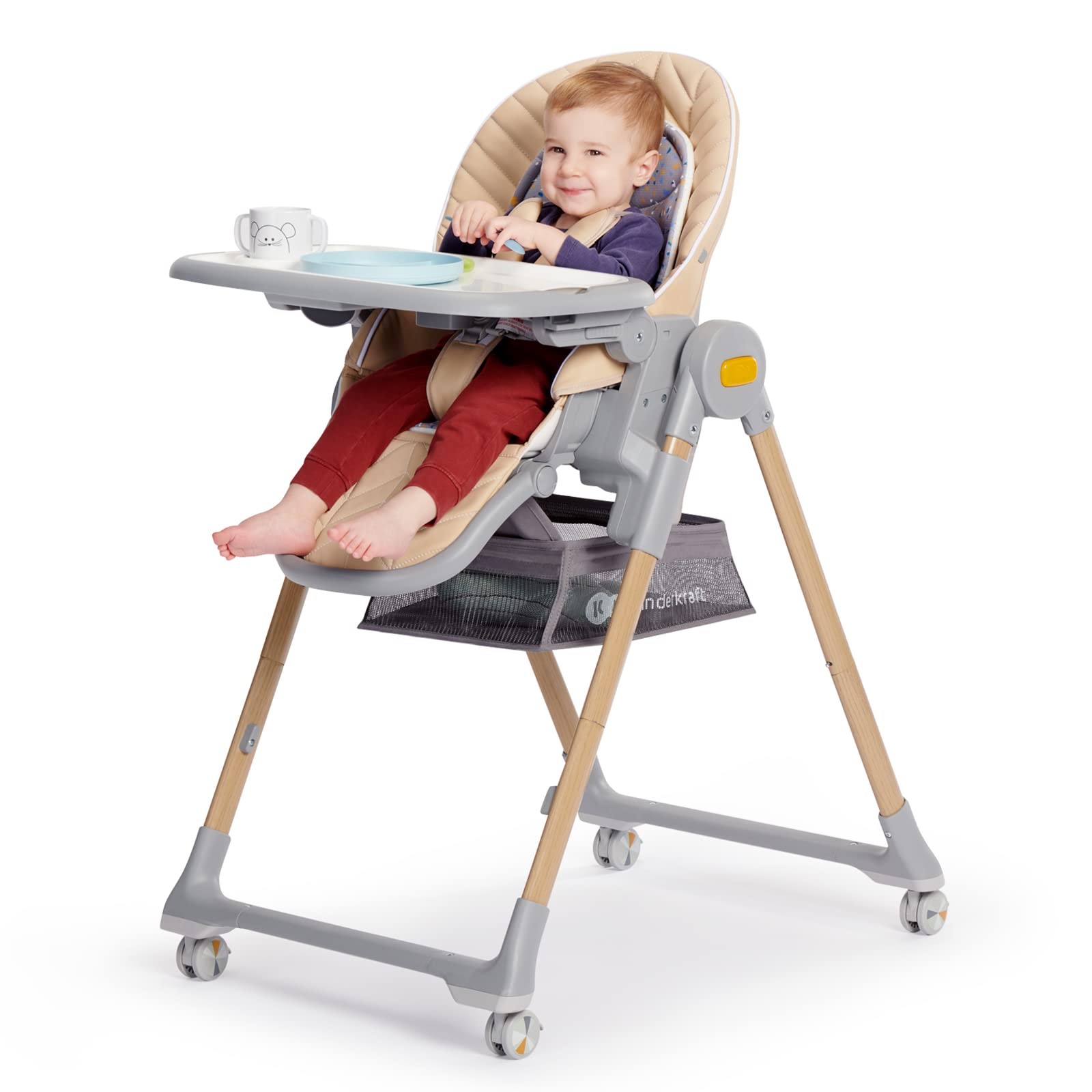 Five-point harness provides secure seating for your child.