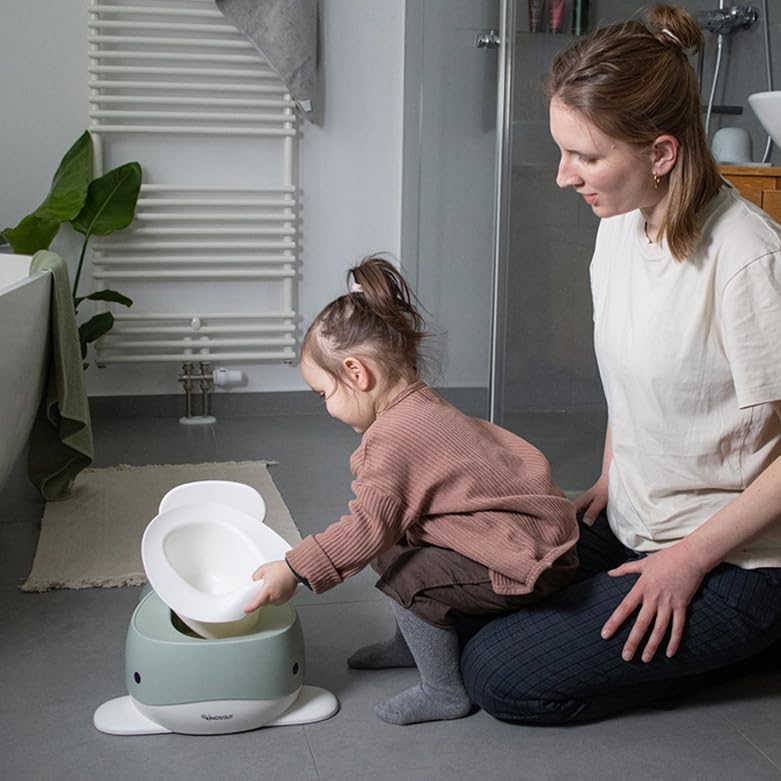 Kindsgut Potty Whale Aquamarine easy-clean surface simplifies hygiene routines.