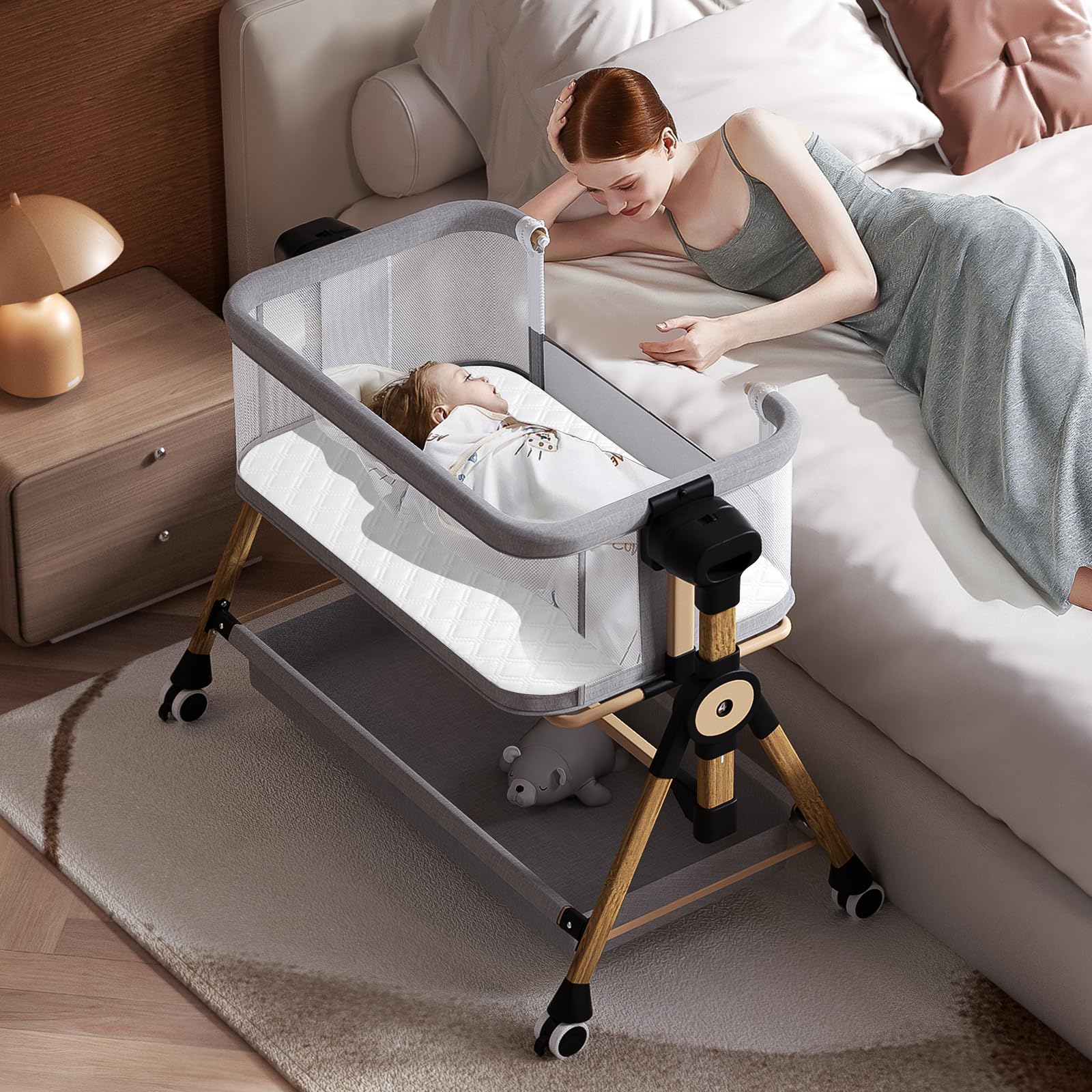 Kingobabys 3-in-1 bedside bassinet, compact design for easy nighttime checks.