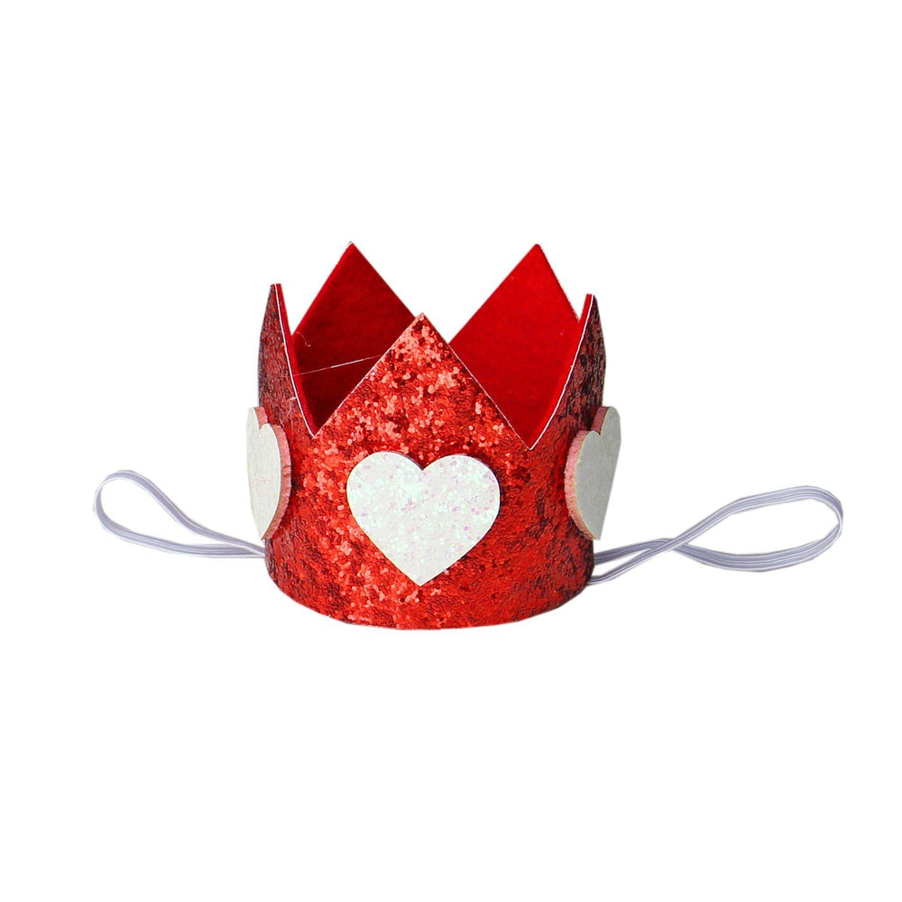 A red crown with white glitter hearts by Kirei Sui, ideal for birthdays and photo memories.