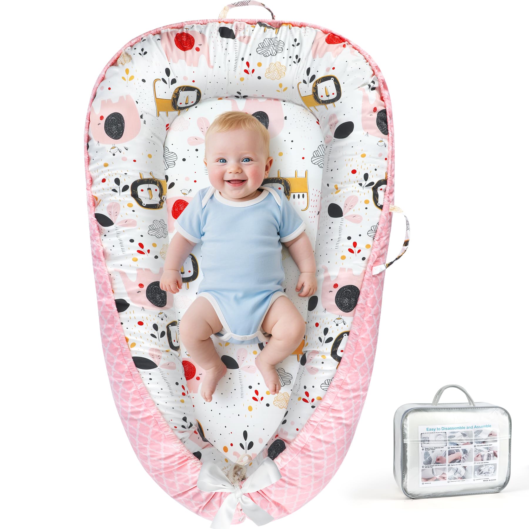 KISS GOLD baby lounger close-up shows skin-friendly cotton for gentle play.