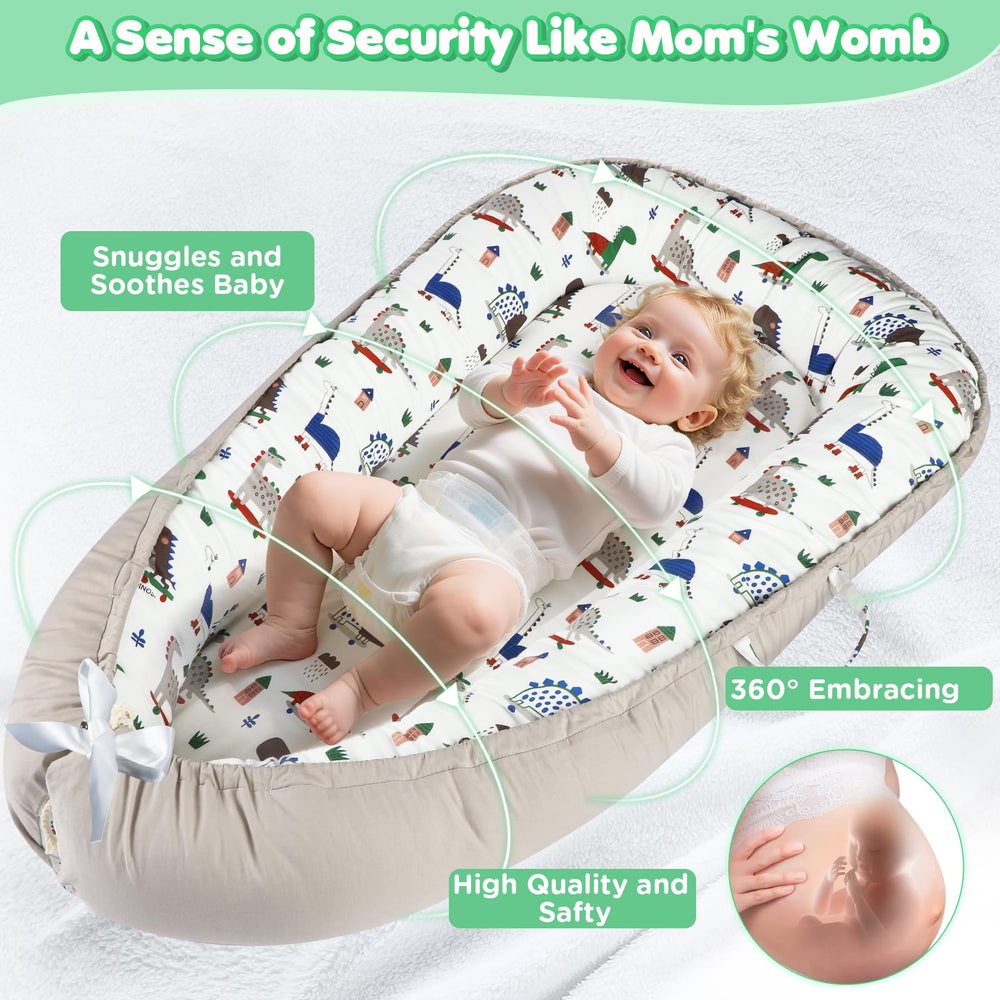 KISS GOLD Lounger shows a 360-degree wrap-around bumper for secure support during play.