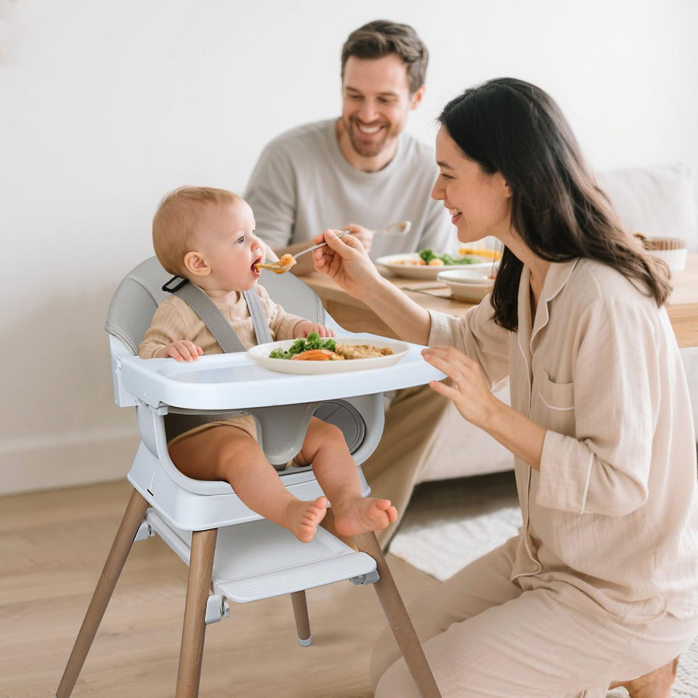 Kisuplus chair with 5-point harness adjusted for safety