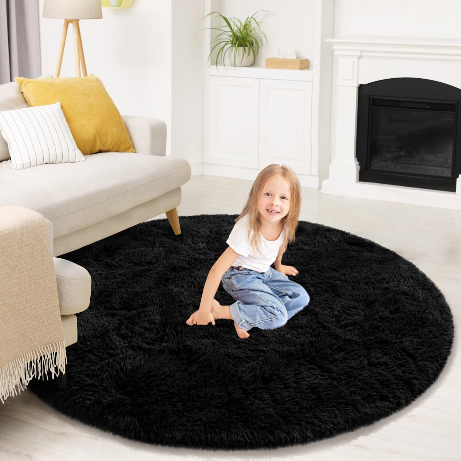 KIXINWA round rug with non-slip backing; helps keep high-traffic areas safe.