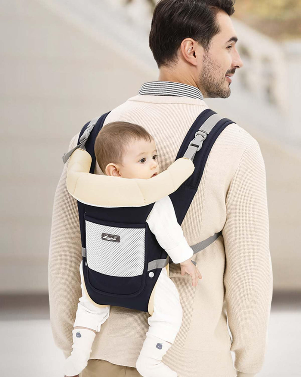 KIYUMI gift-ready carrier suitable for new parents and families.
