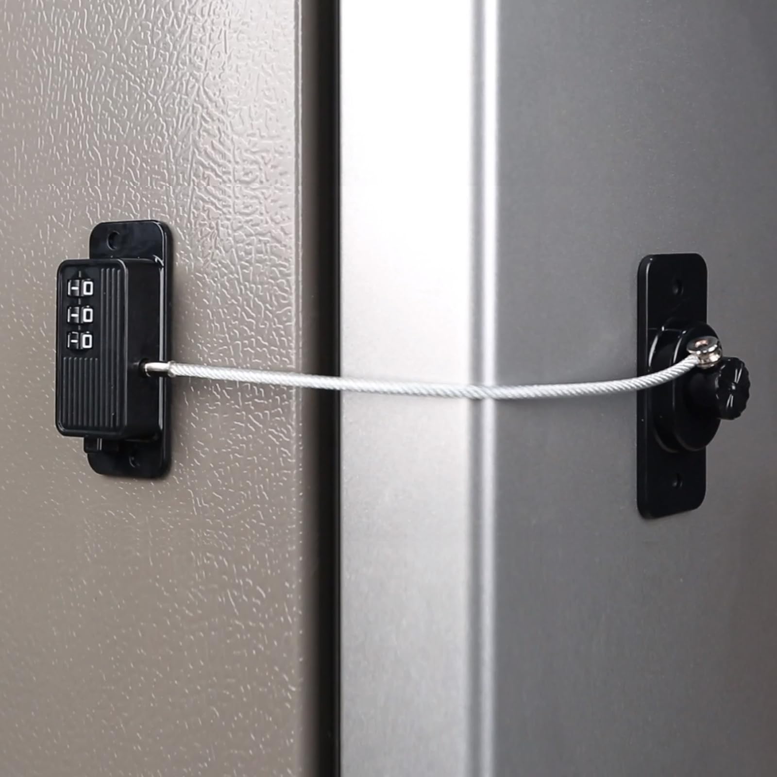 KIZZHISI combo lock close-up showing adhesive installation without tools.