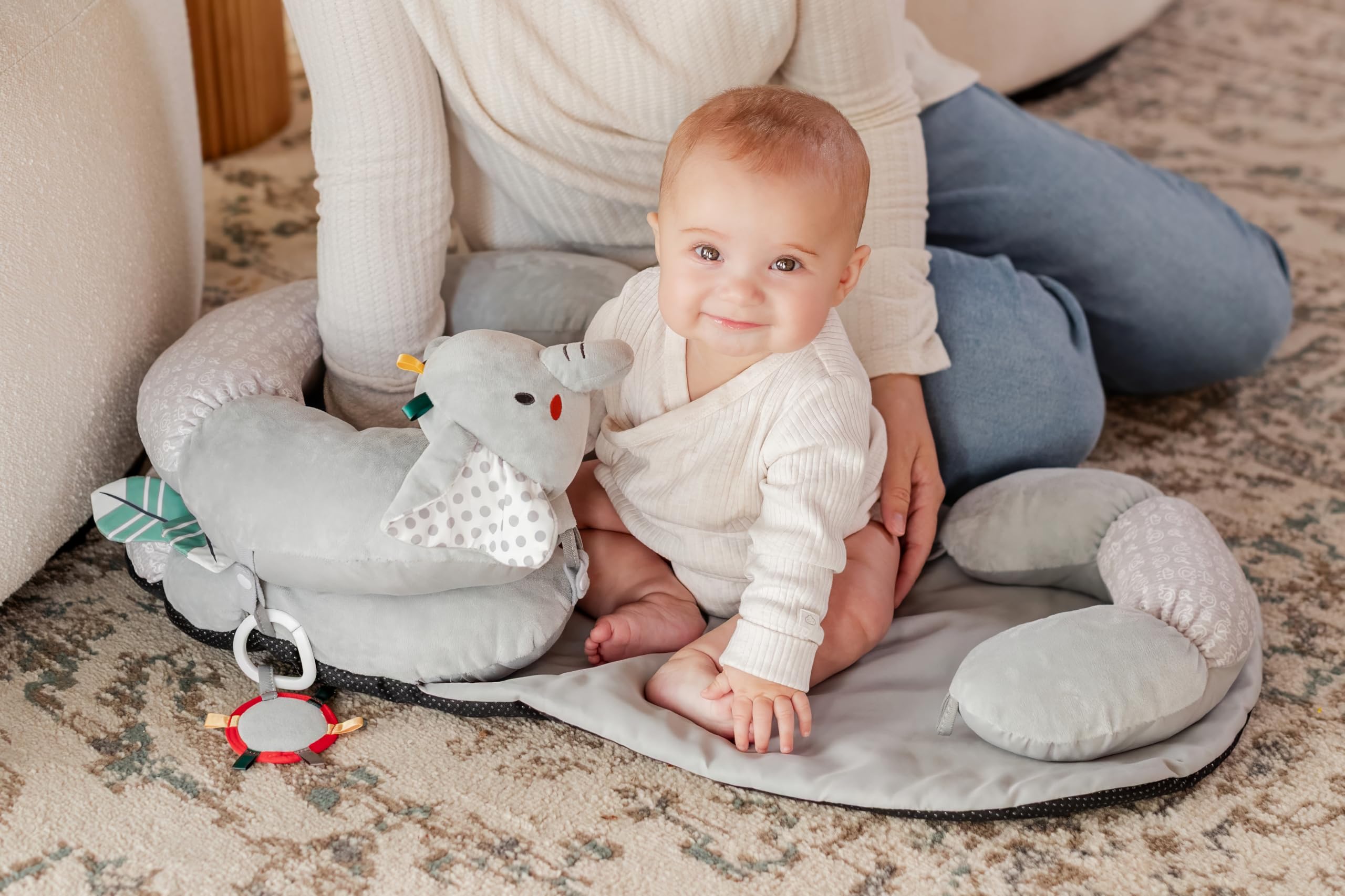 Knotly Charm non-slip base keeps baby secure on the floor