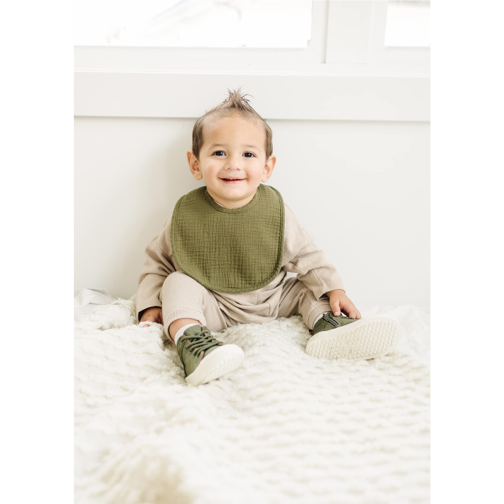 Konssy bibs come gift-ready in neatly packaged 8-pack.