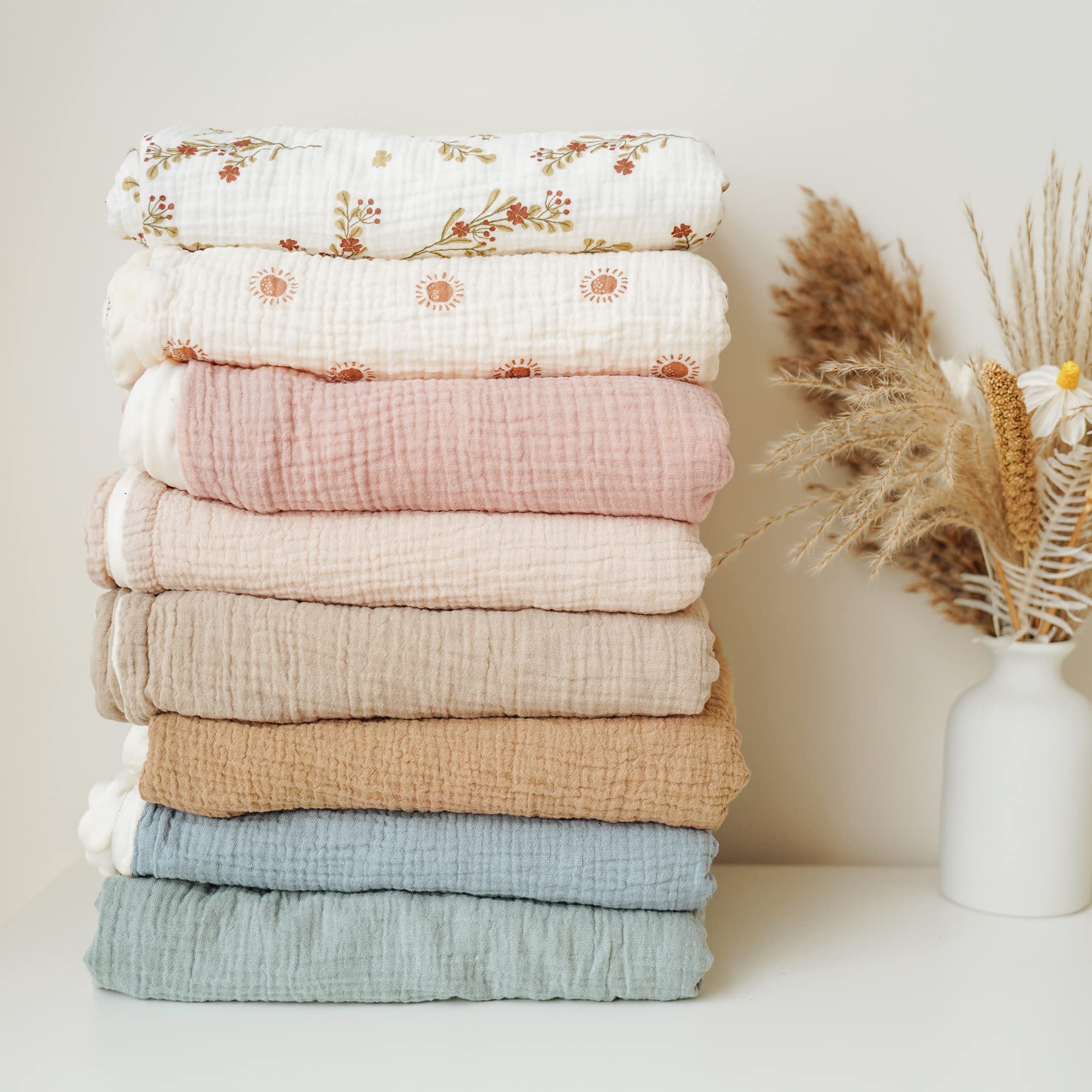 Konssy breathable fabric promotes ventilation and comfort during naps.