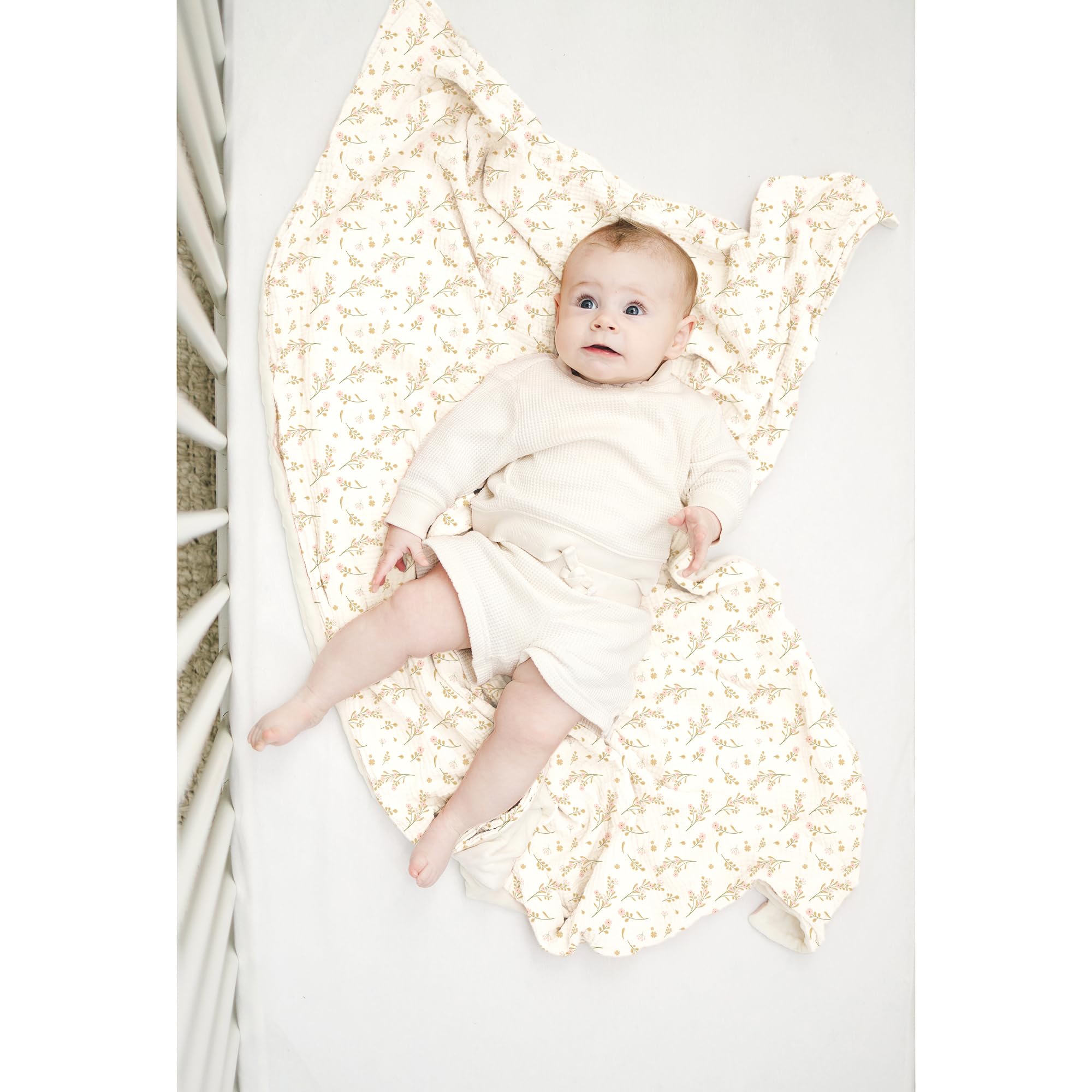 Konssy blanket's snug size eases newborn swaddling.