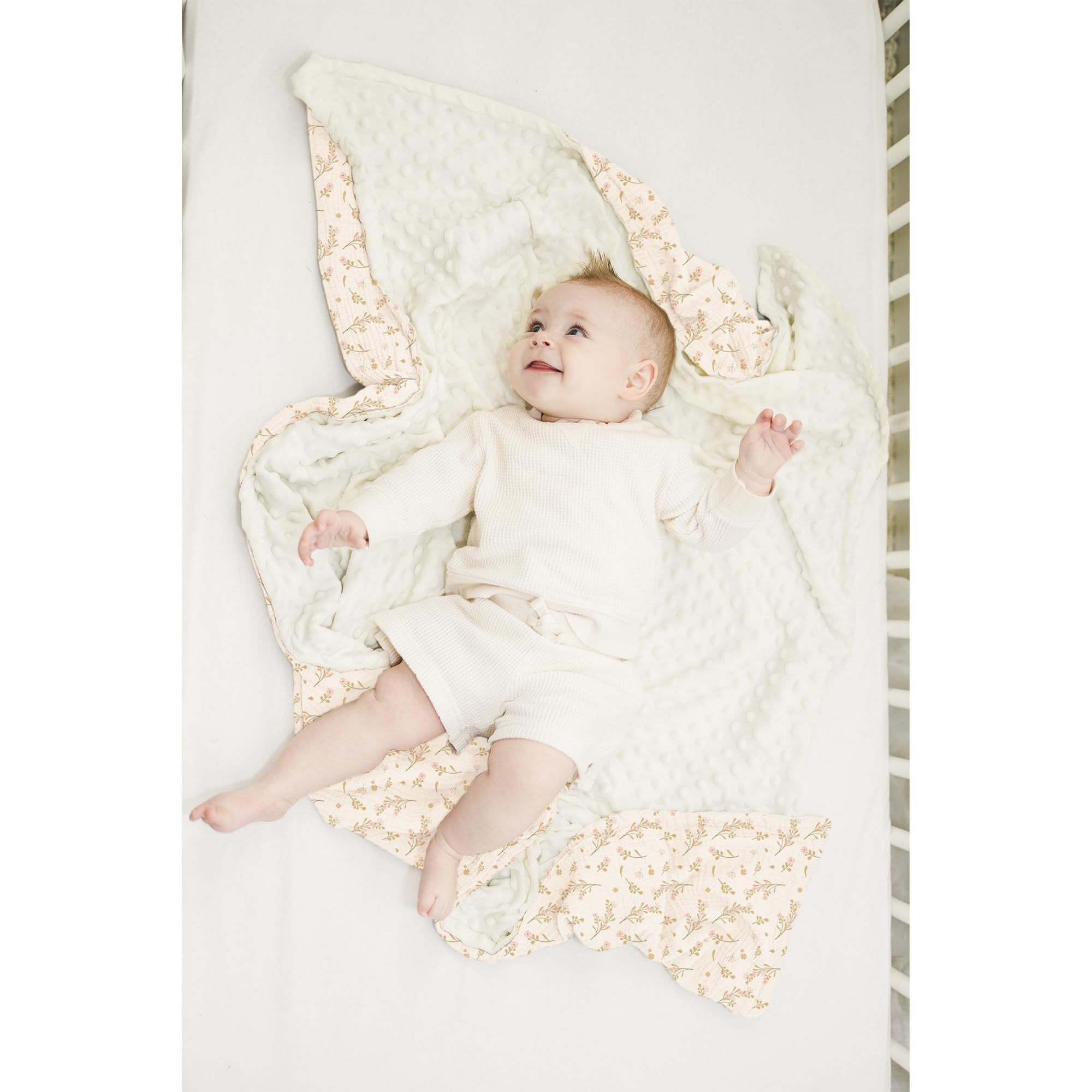 Konssy blanket offers soft, breathable fabric for comfortable naps.
