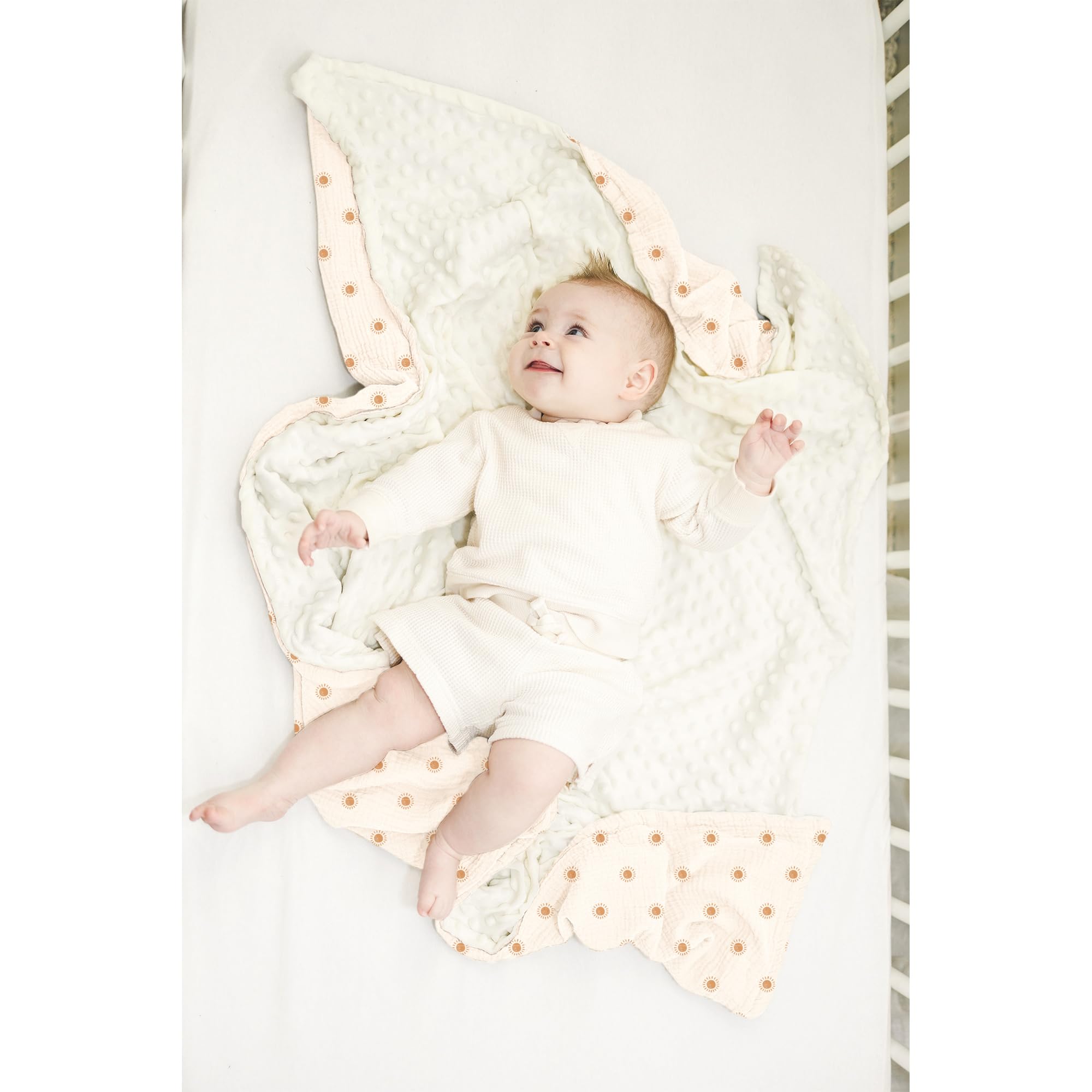 Konssy baby blanket soft texture close-up emphasizes skin-friendly materials.