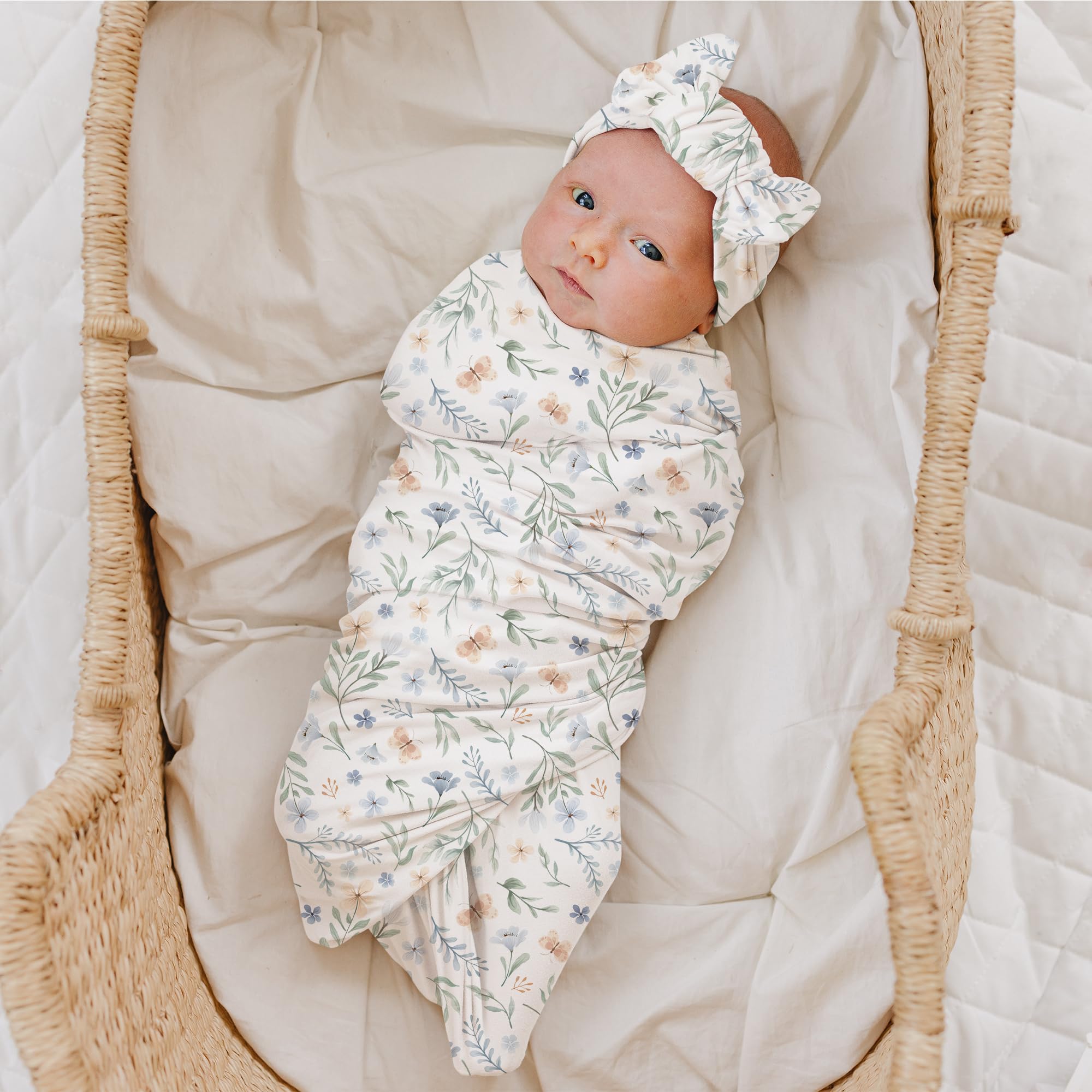 Konssy baby bows accessory enhances cute photos and outfits.