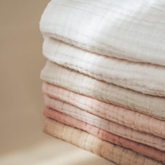 Konssy baby muslin washcloths color variety highlighting seven colors for easy bath time picks.