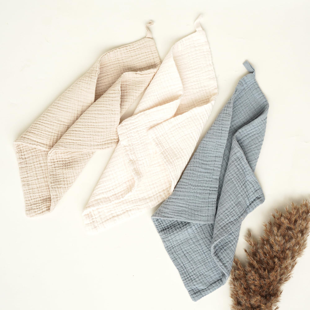 Konssy baby muslin washcloths absorbent for bath-time cleanup.