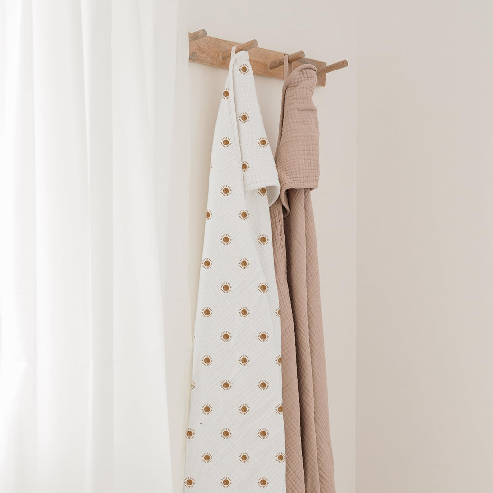 Konssy gift-ready towel set, perfect for new parents.