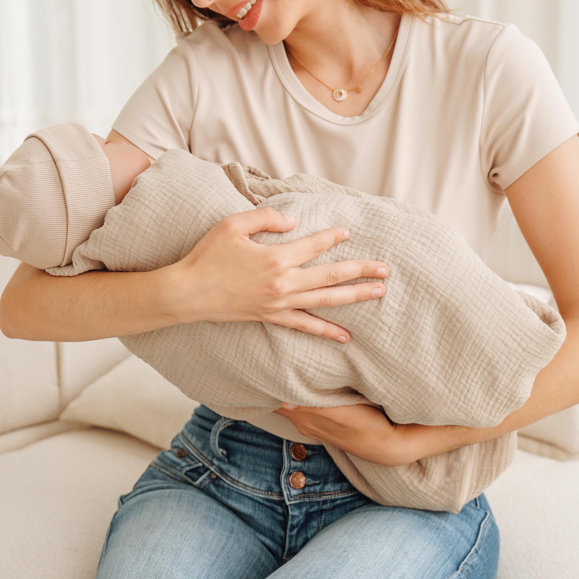 Gift-ready Konssy cover ideal for baby showers.