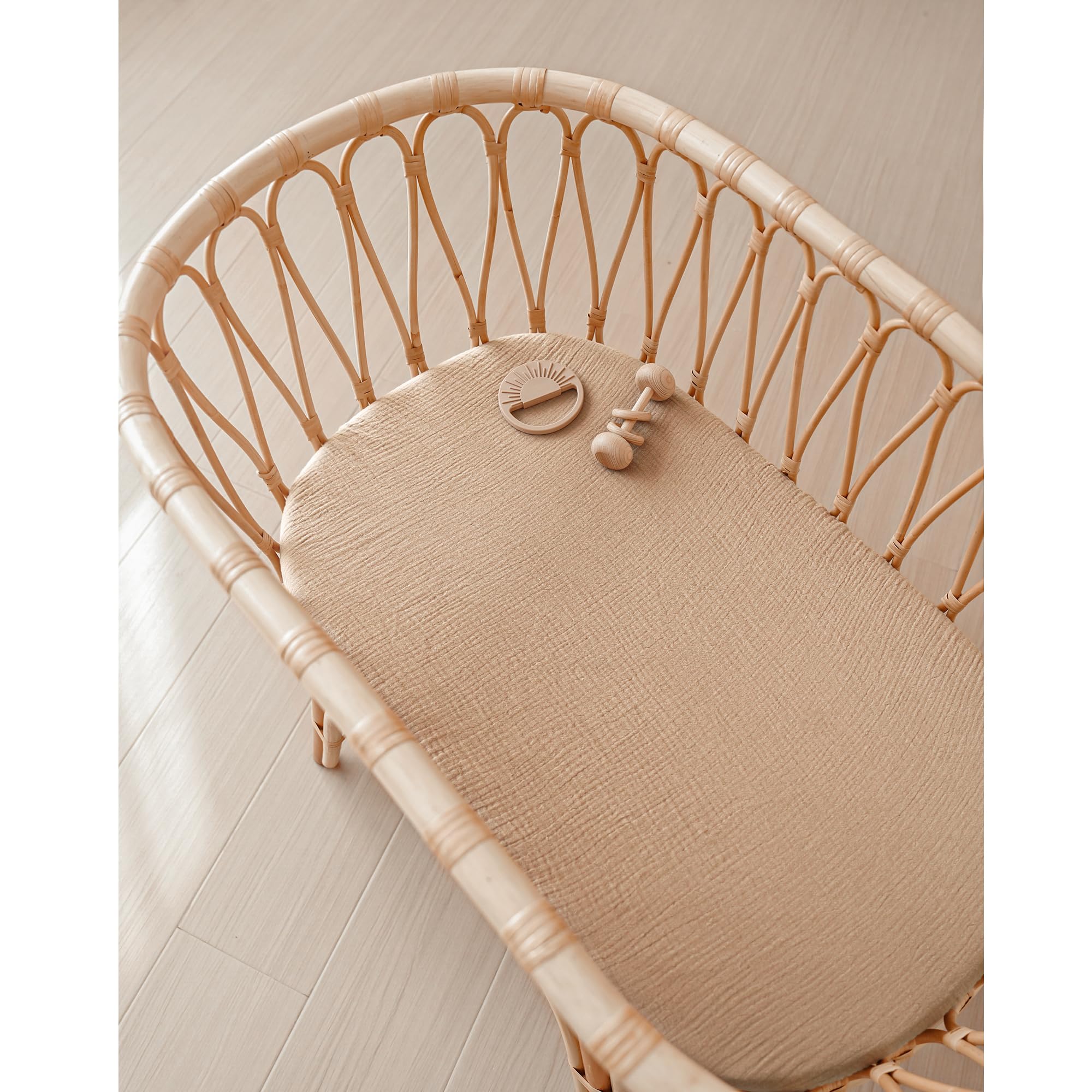 Konssy machine-washable muslin sheets simplify cleanup after spills and messes