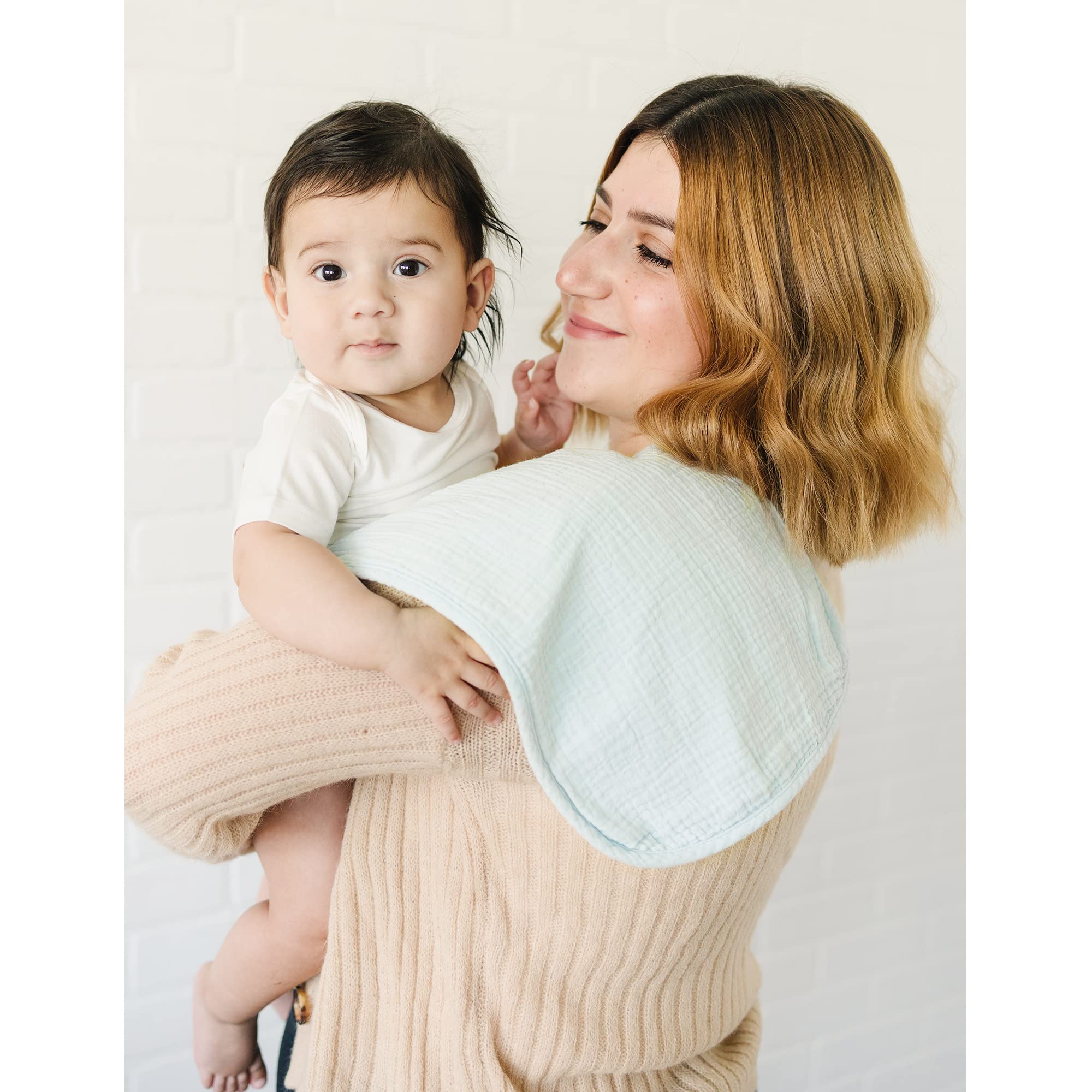Konssy muslin burp cloths in unisex colors to match any outfit