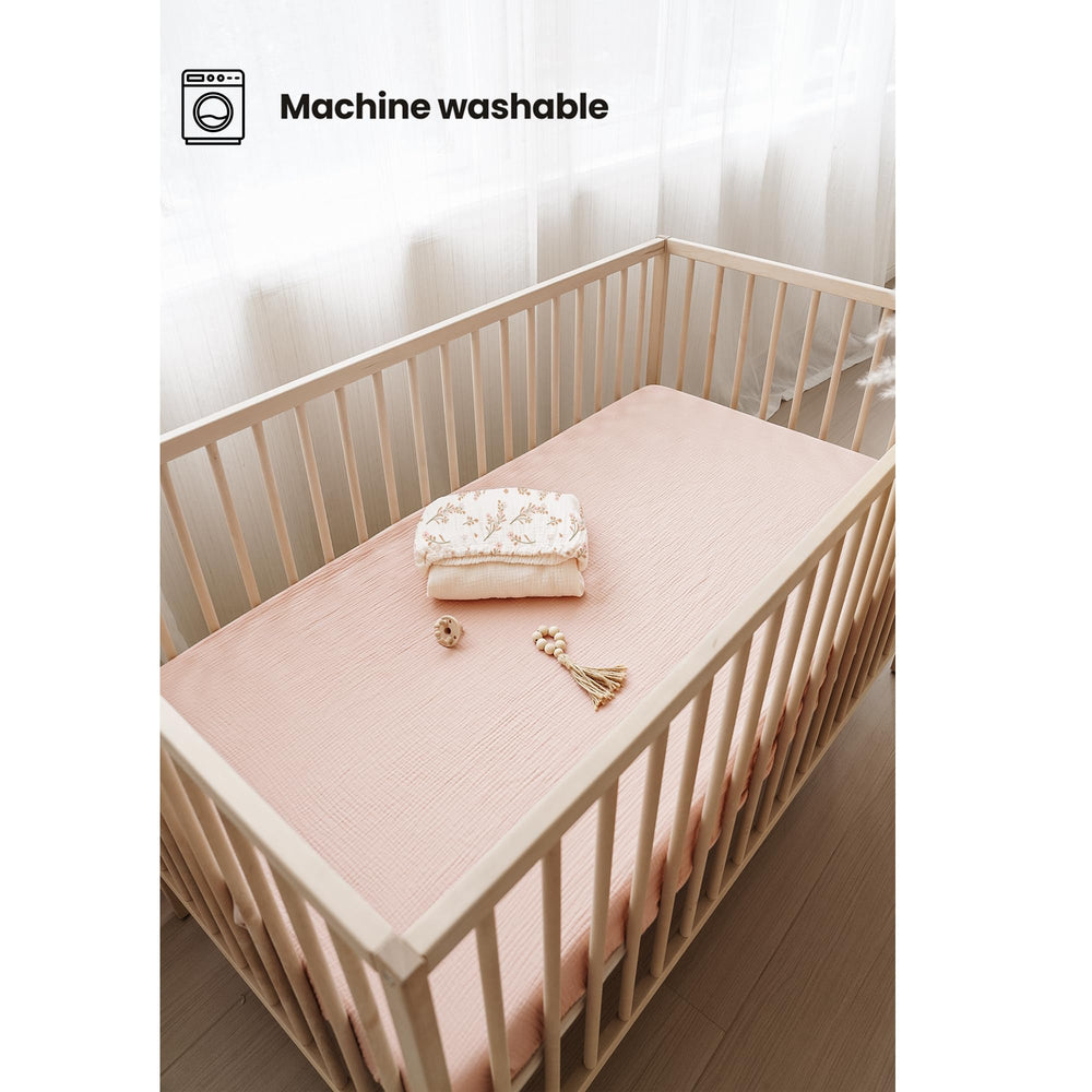 Konssy crib sheet texture stays soft after washing for lasting comfort.