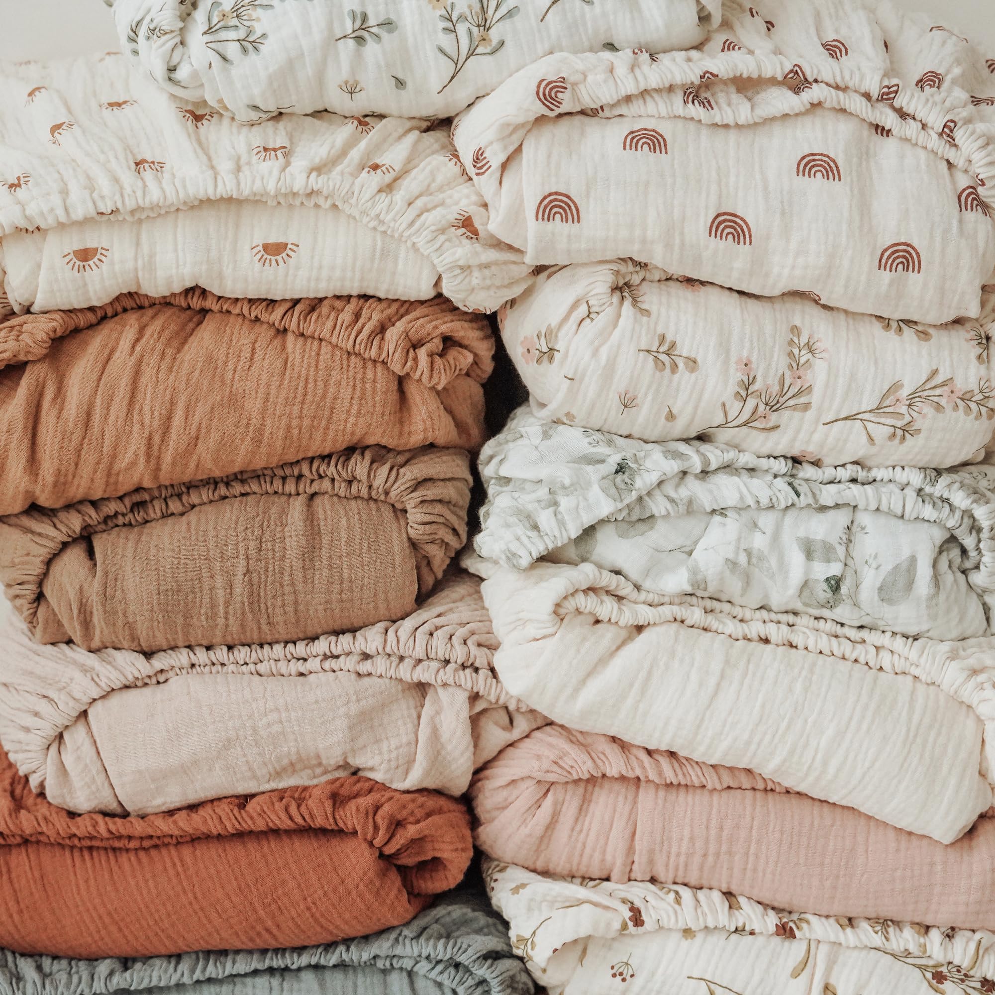 Konssy machine-washable crib sheets remain durable and fade-resistant