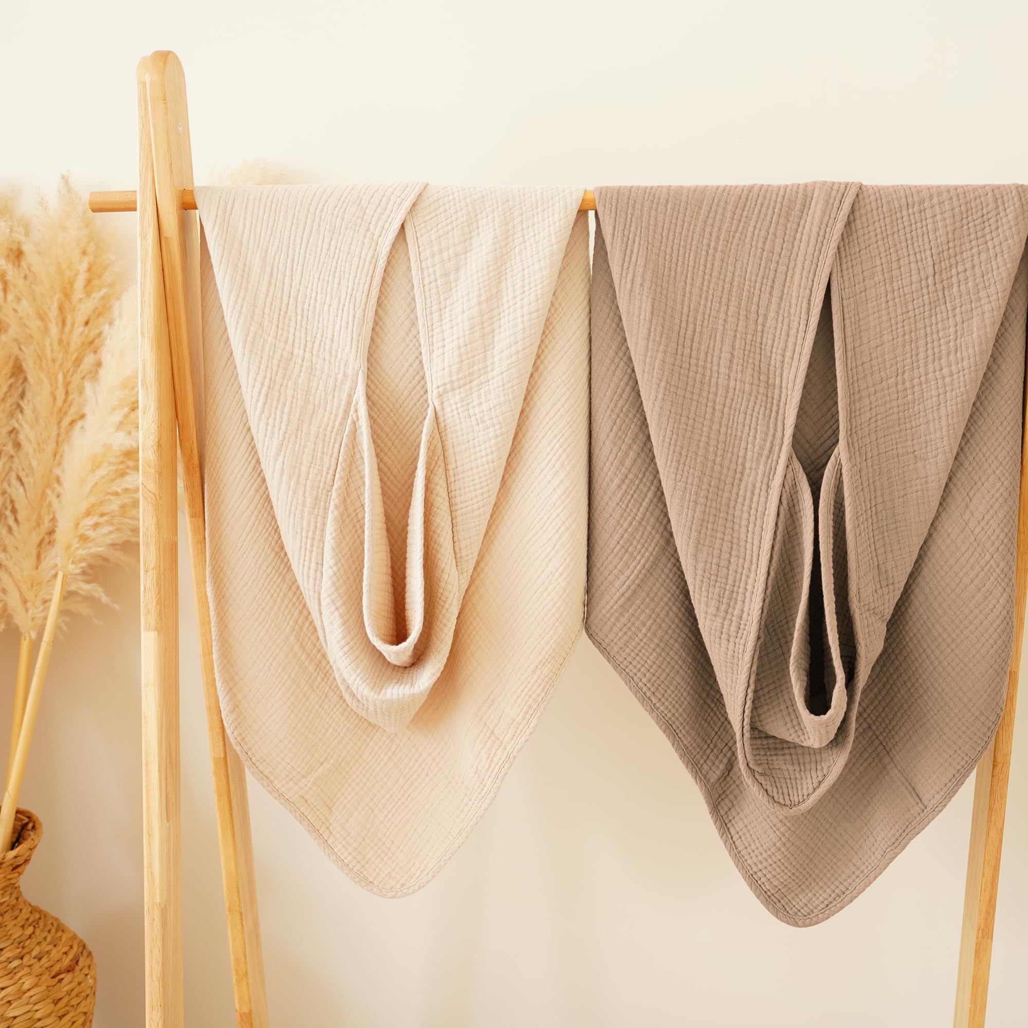 Konssy muslin hooded towel offers soft absorbency and gentle touch on skin.