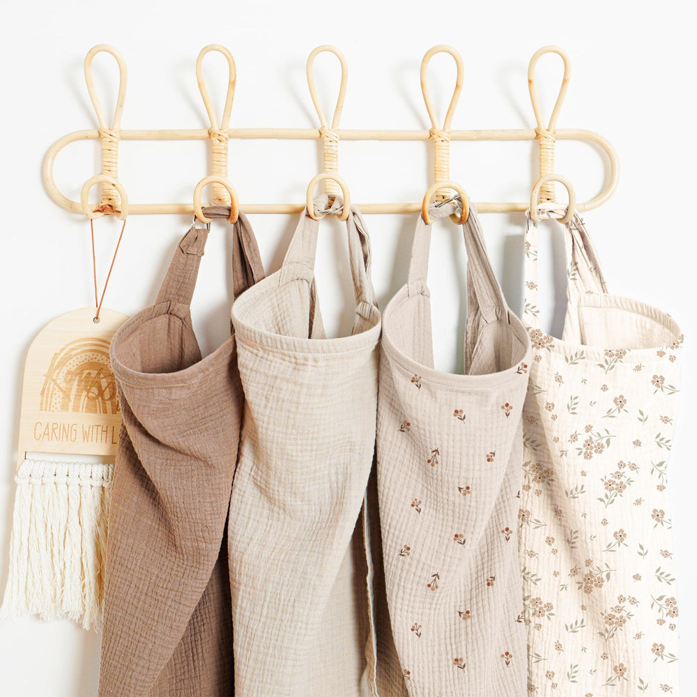 Konssy nursing cover in Blossom color keeps its vibrant look after washing.