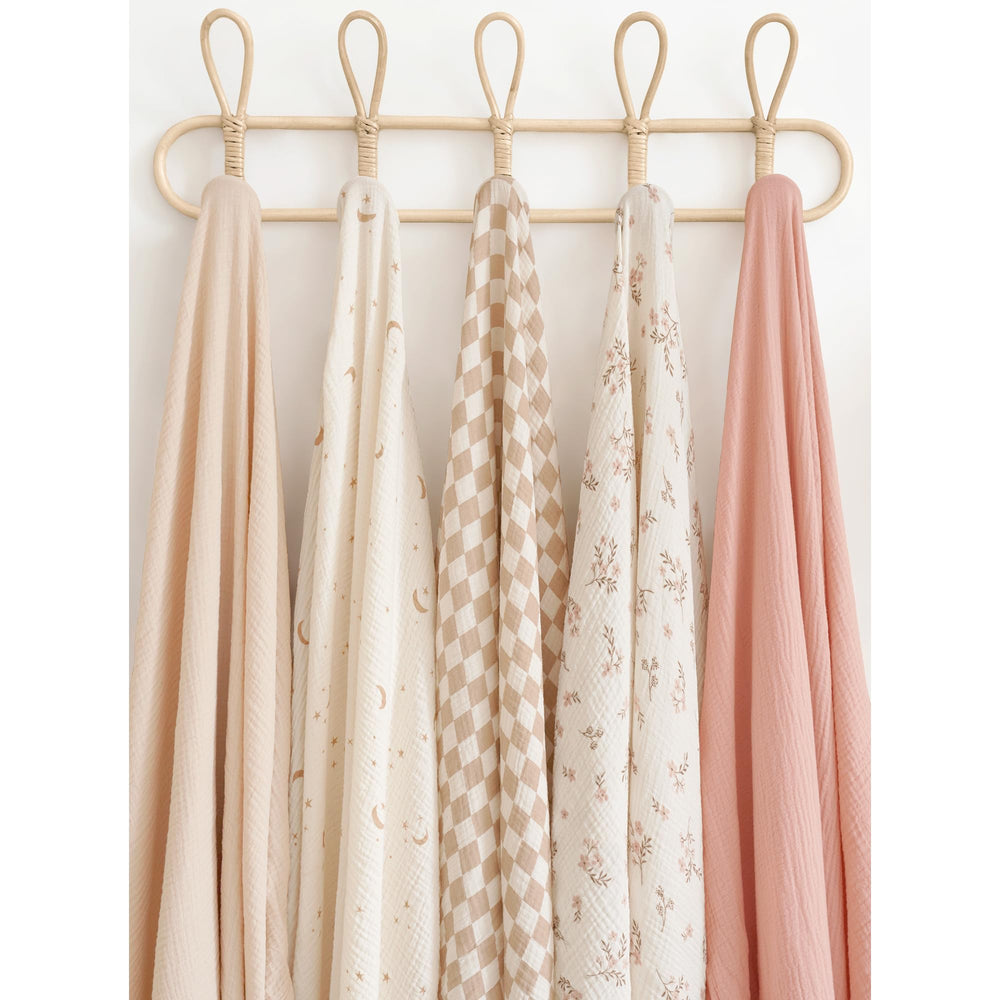 Breathable Konssy muslin swaddle fabric helps baby stay cool and comfortable