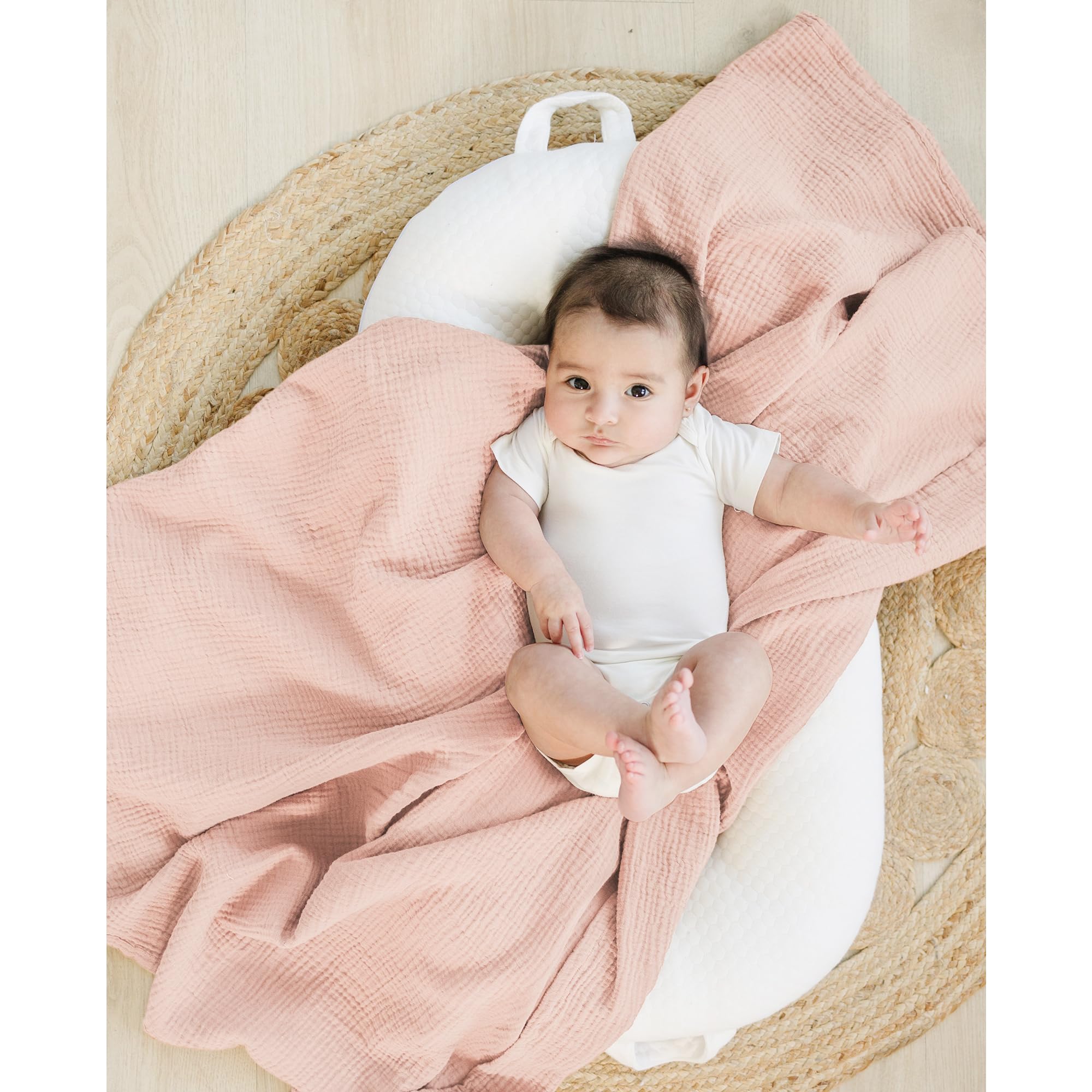 Konssy soft, breathable muslin fabric with skin-friendly feel.