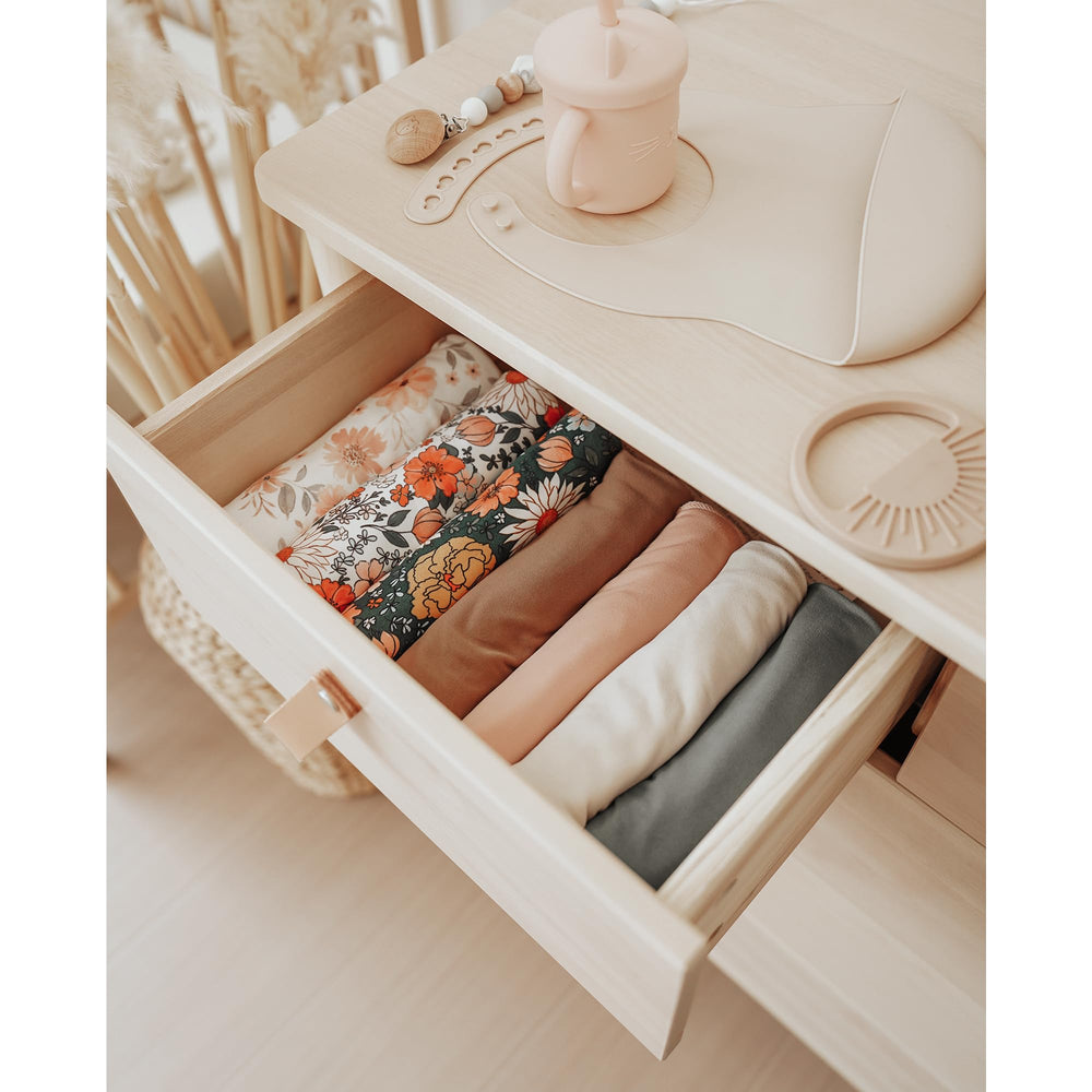 Konssy soft fabric supporting delicate newborn skin over time